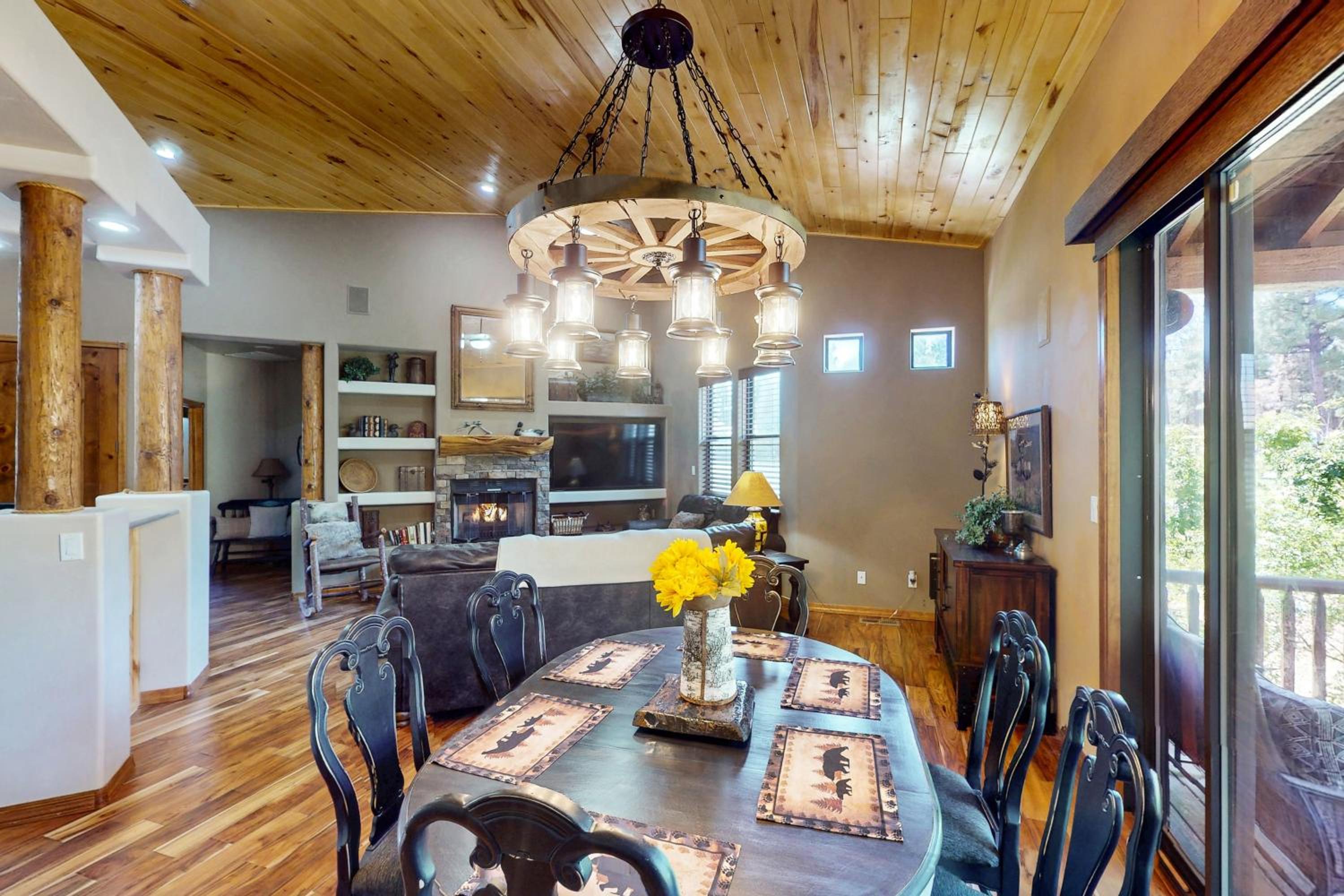 Golf, Trails and Lakes! Dog-Friendly Show Low Home