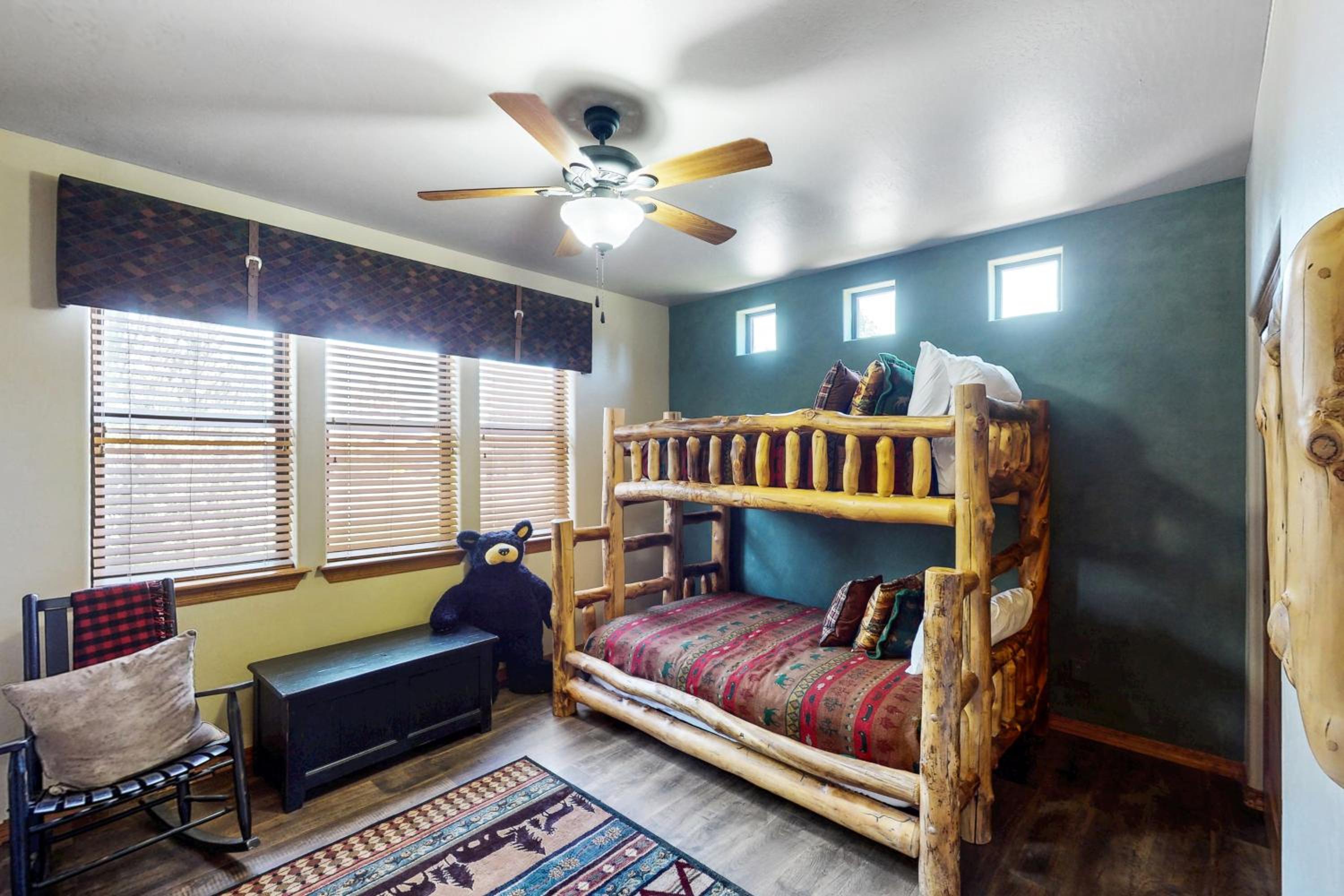 Golf, Trails and Lakes! Dog-Friendly Show Low Home