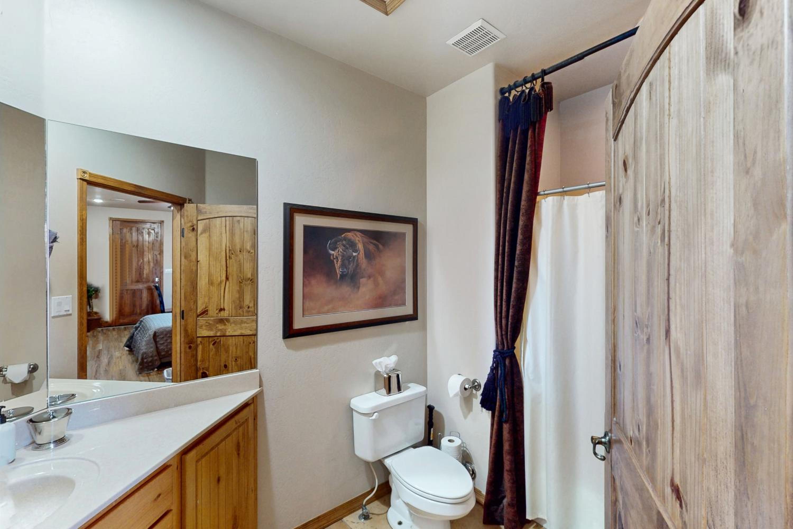 Golf, Trails and Lakes! Dog-Friendly Show Low Home