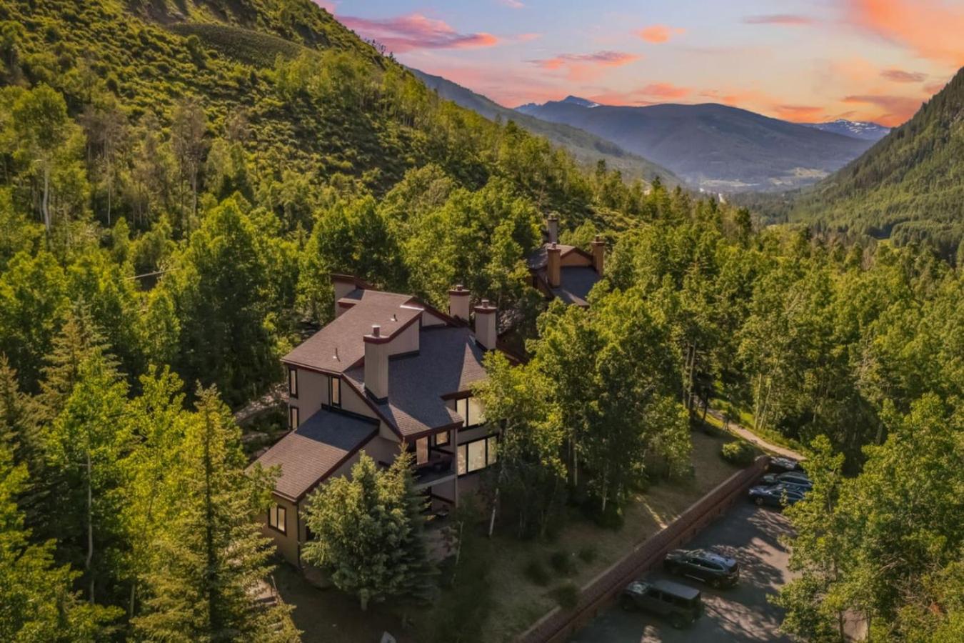 Alpine Retreat Walk to Vail Village and Slopes