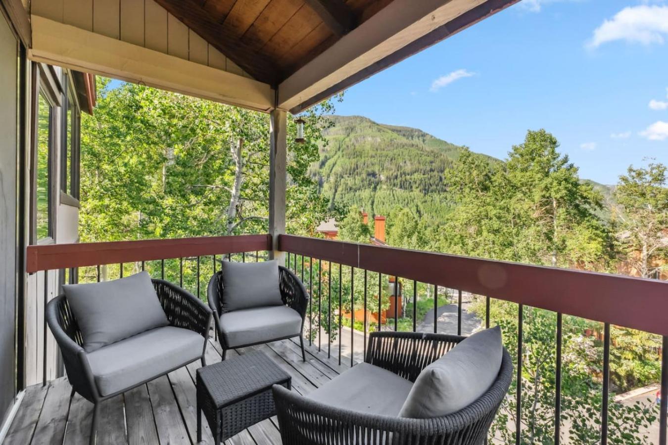 Alpine Retreat Walk to Vail Village and Slopes