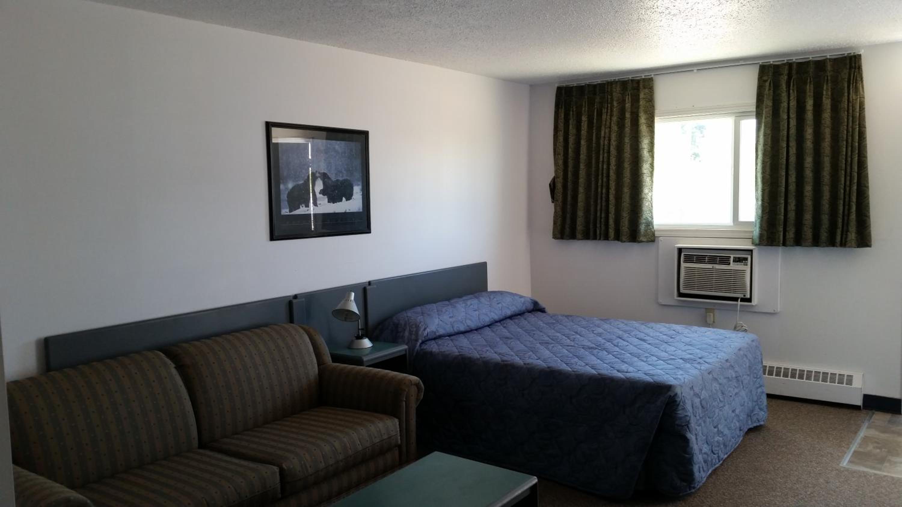 Plains Motor Inn