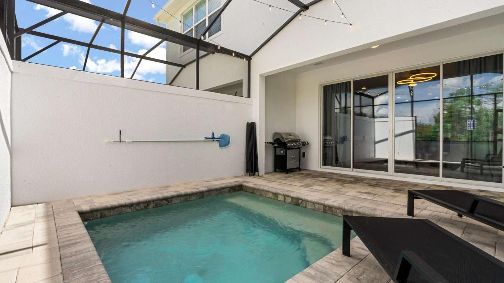 Upstay Pristine 3BR Home with Private Pool & BBQ