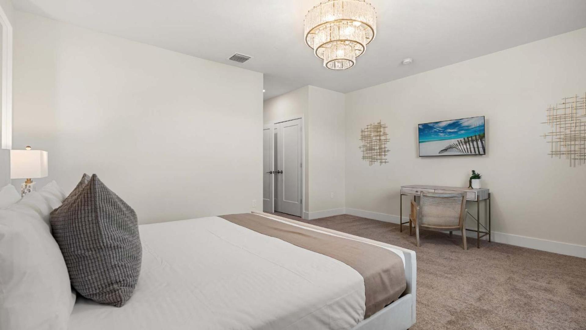 Upstay Pristine 3BR Home with Private Pool & BBQ