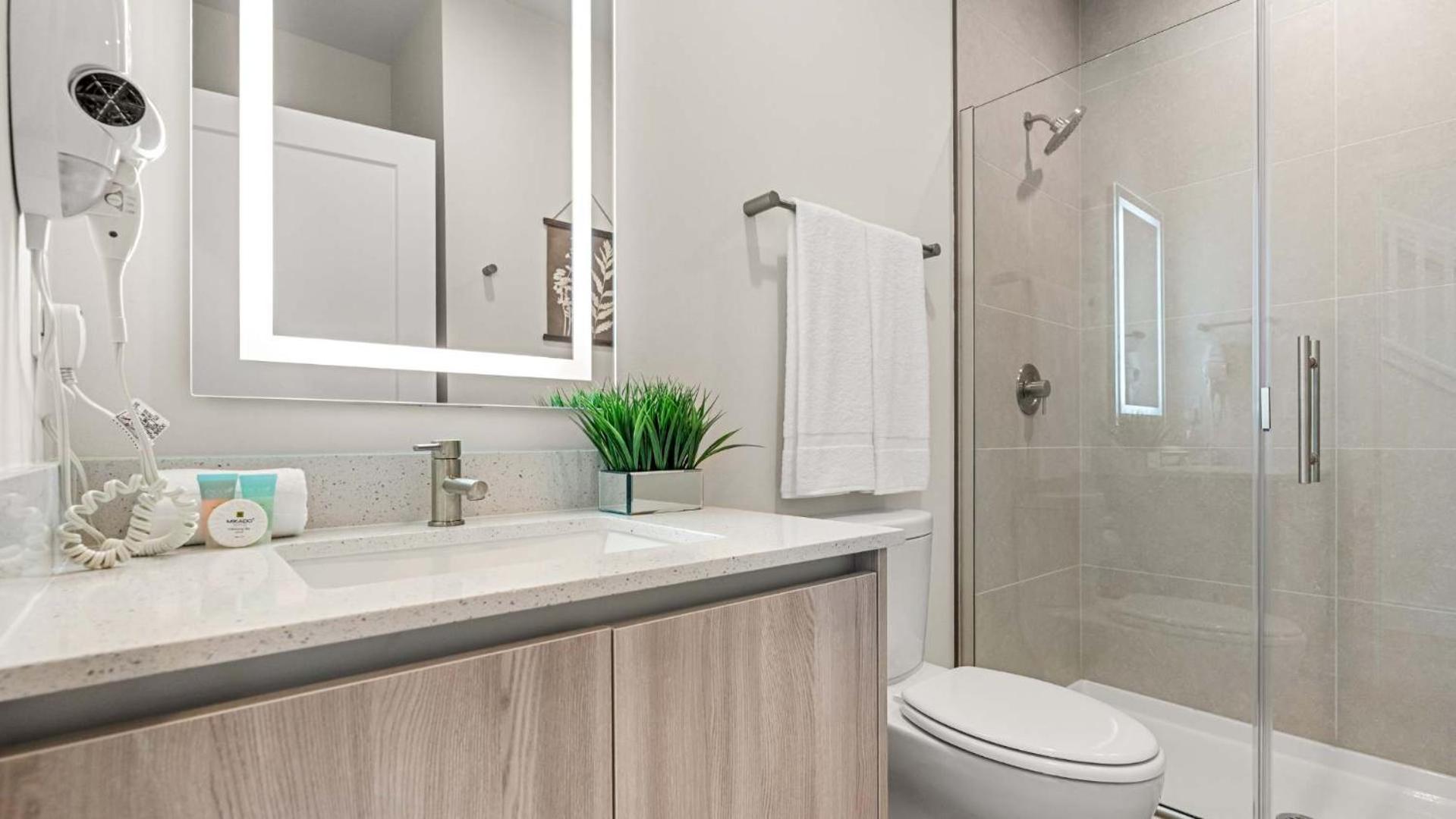 Upstay Pristine 3BR Home with Private Pool & BBQ