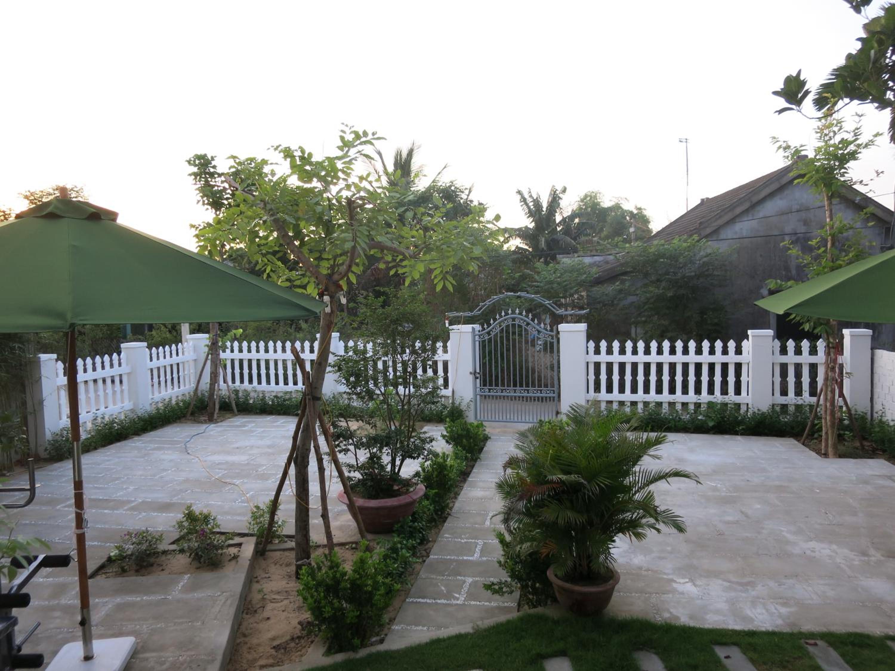 Flame Flowers Homestay