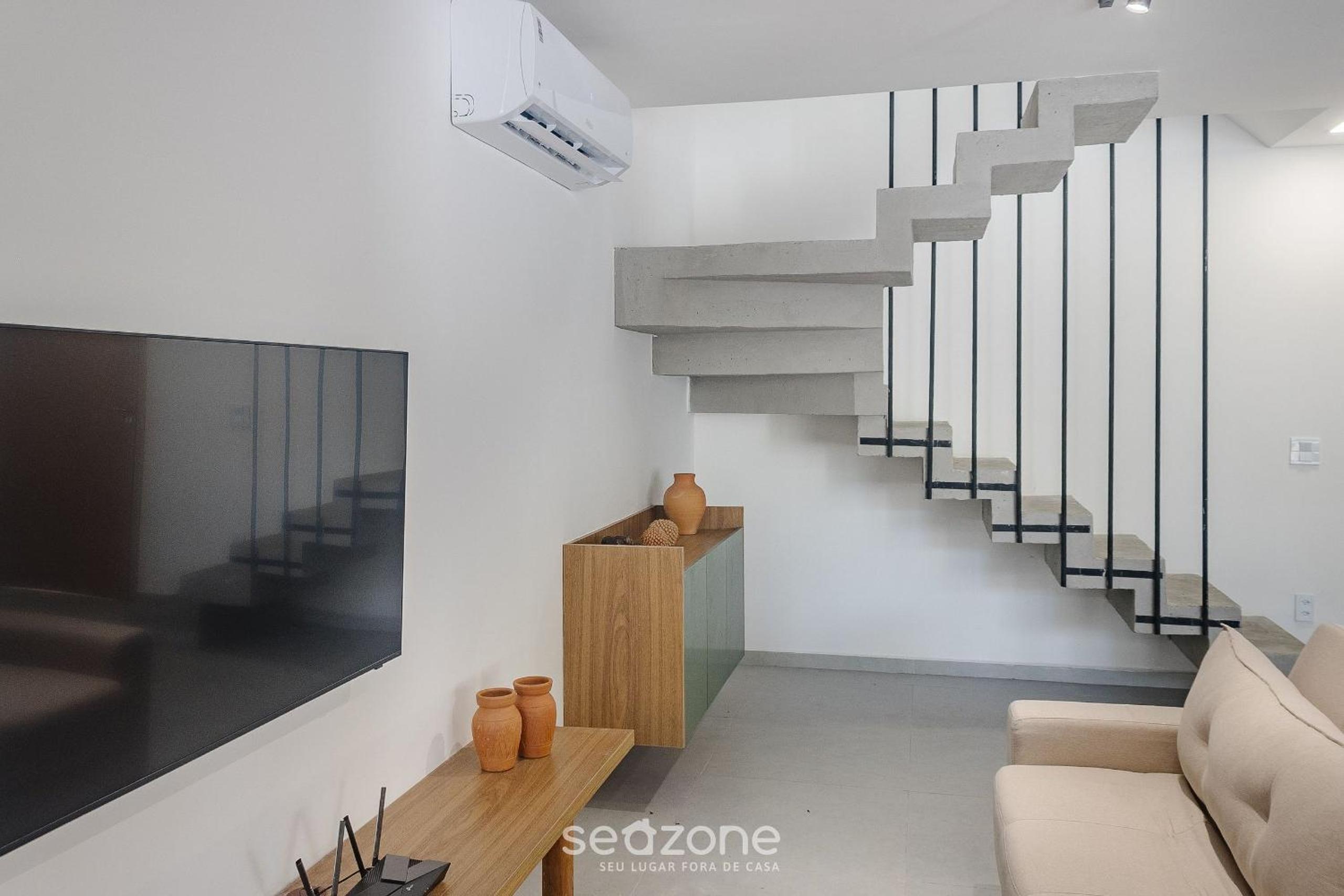 Modern apt with pool and 3 suites VKA0115