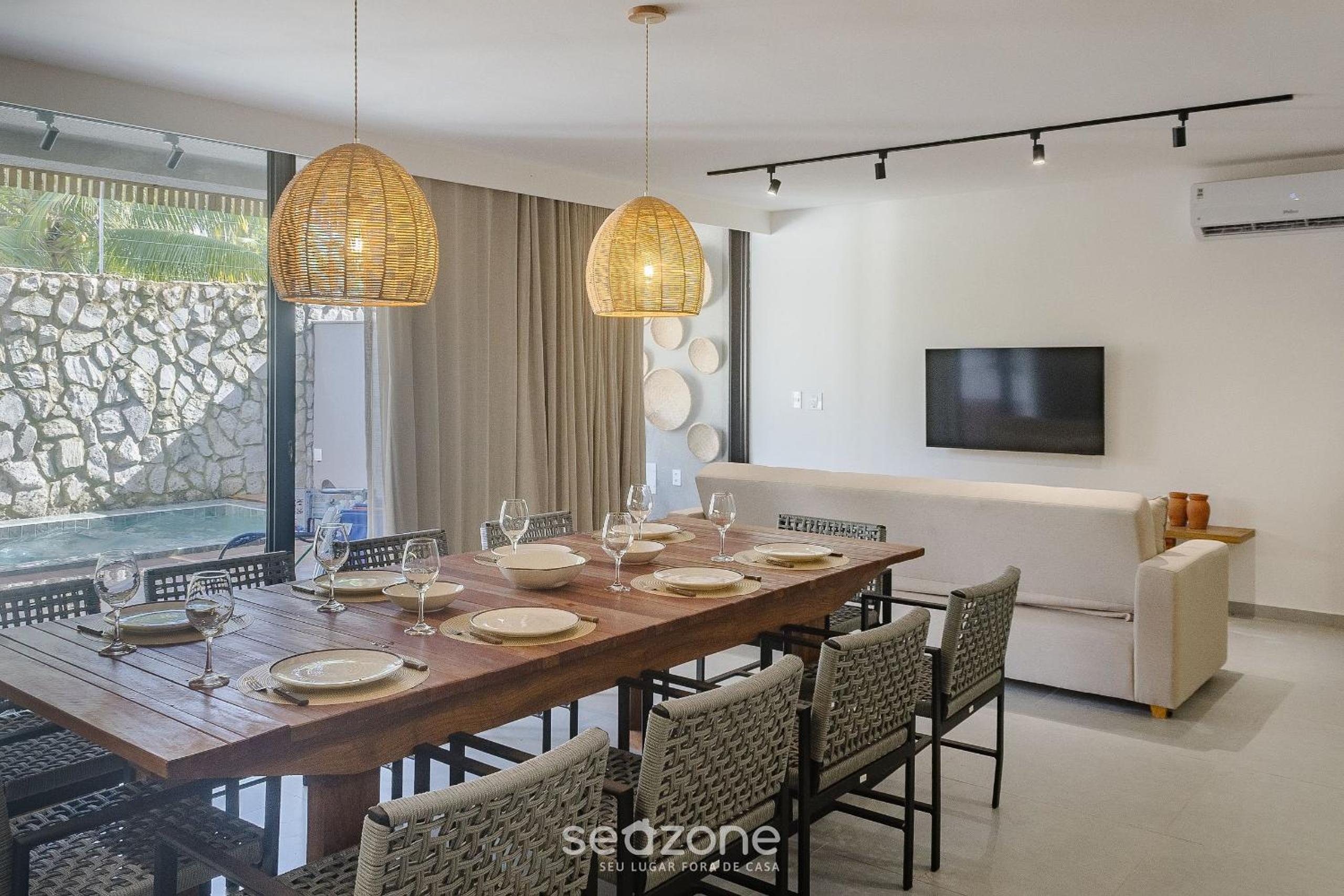 Modern apt with pool and 3 suites VKA0115