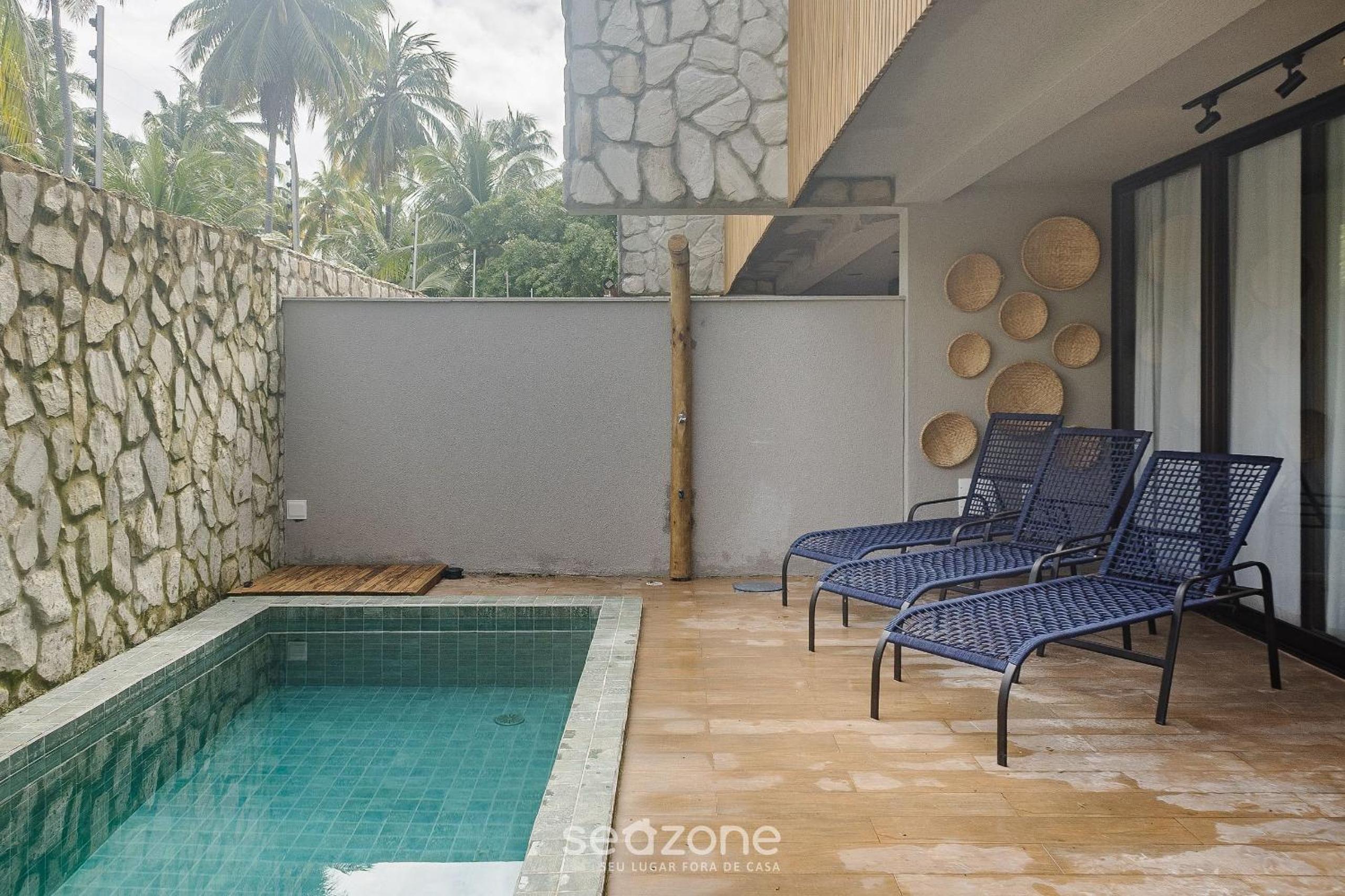 Modern apt with pool and 3 suites VKA0115