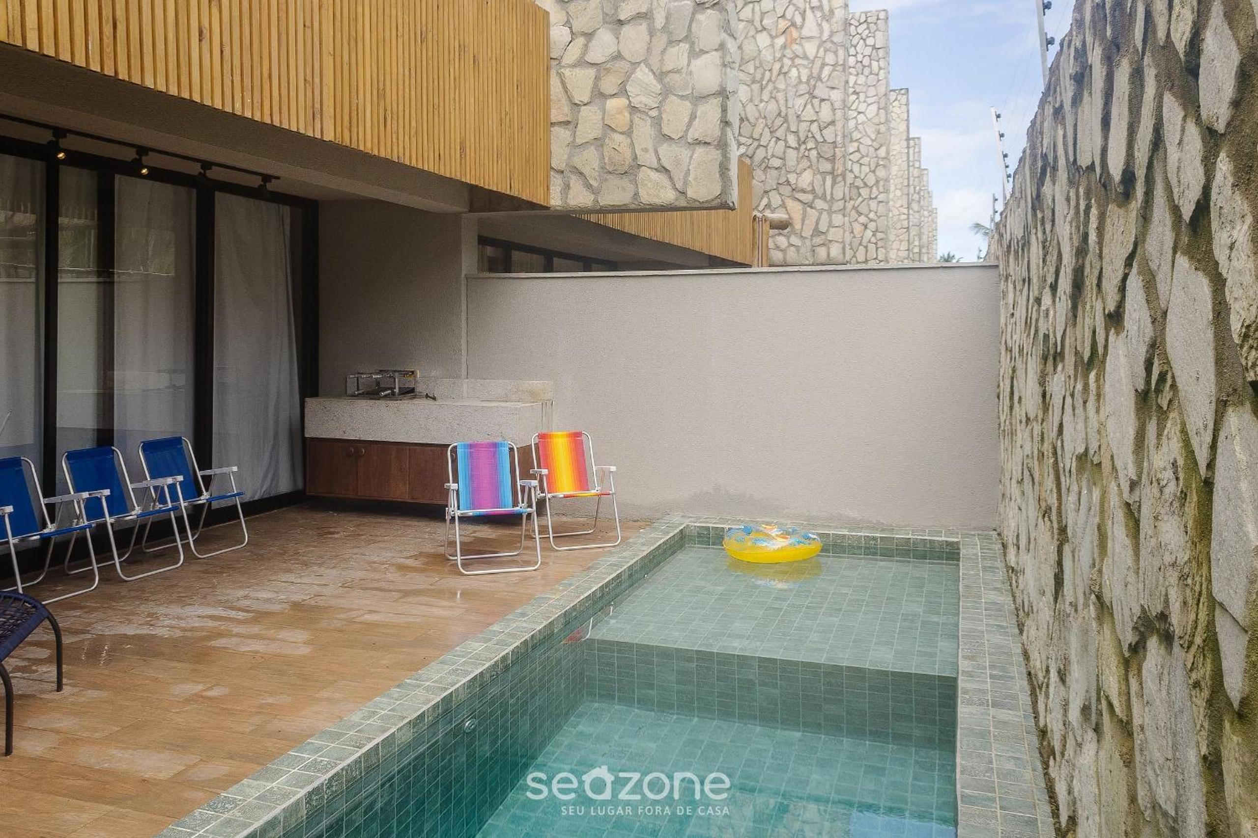 Modern apt with pool and 3 suites VKA0115