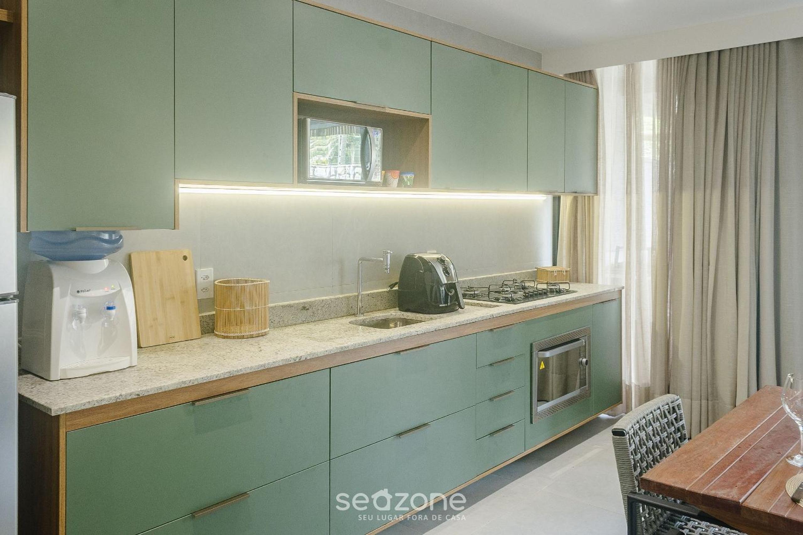 Modern apt with pool and 3 suites VKA0115