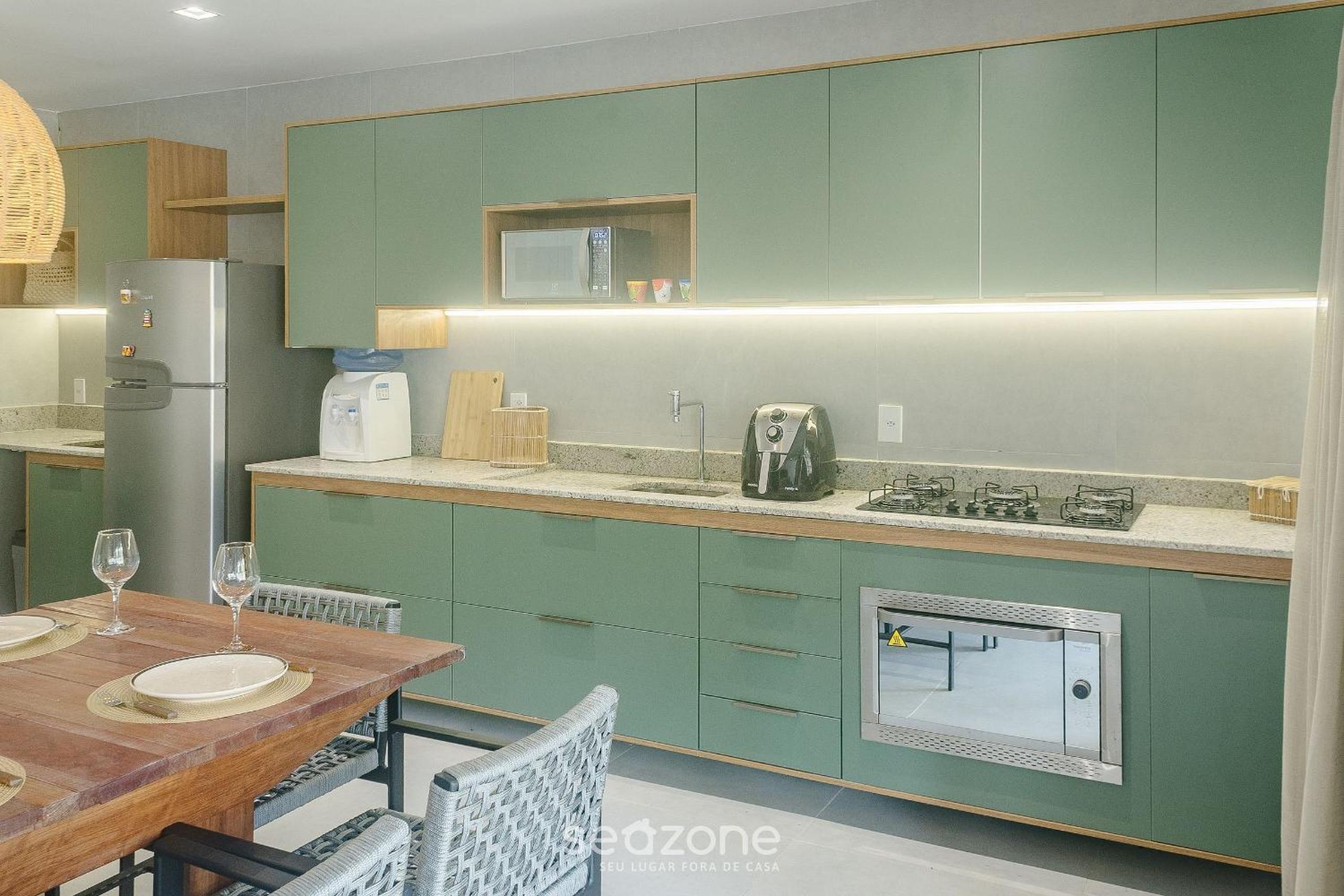 Modern apt with pool and 3 suites VKA0115