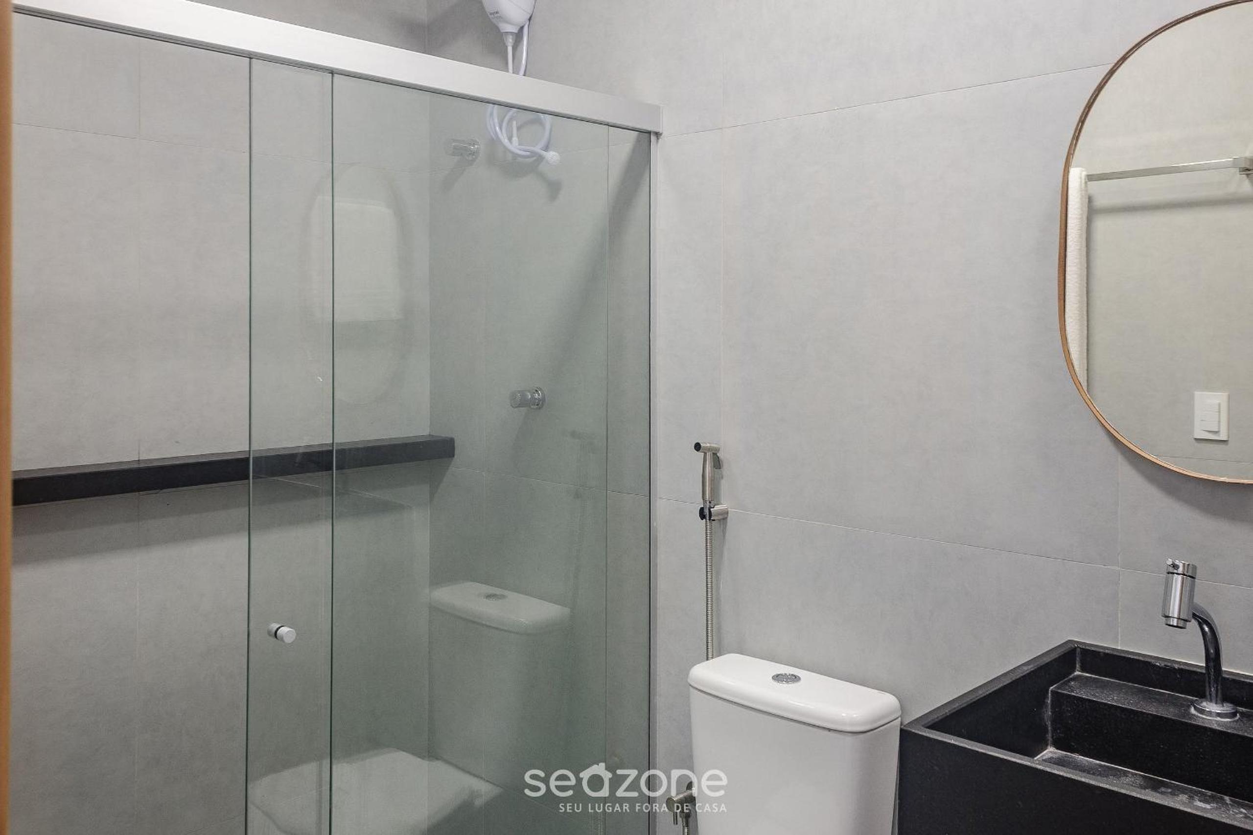 Modern apt with pool and 3 suites VKA0115