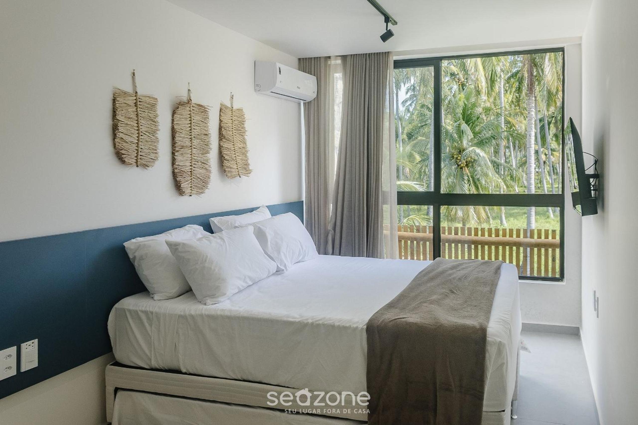Modern apt with pool and 3 suites VKA0115