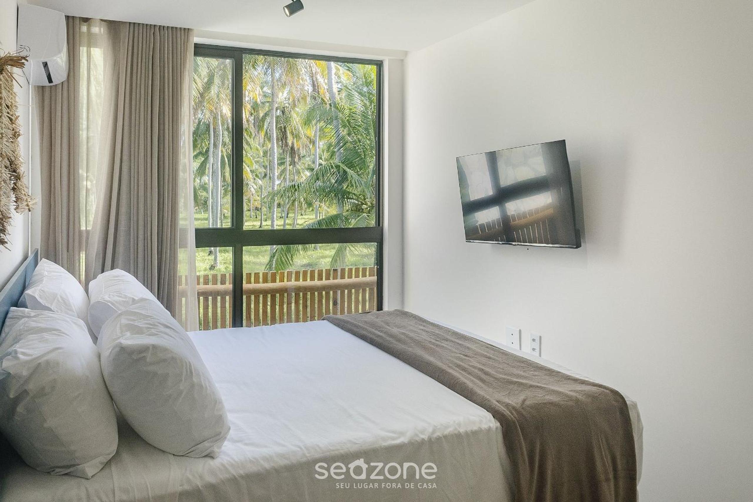 Modern apt with pool and 3 suites VKA0115