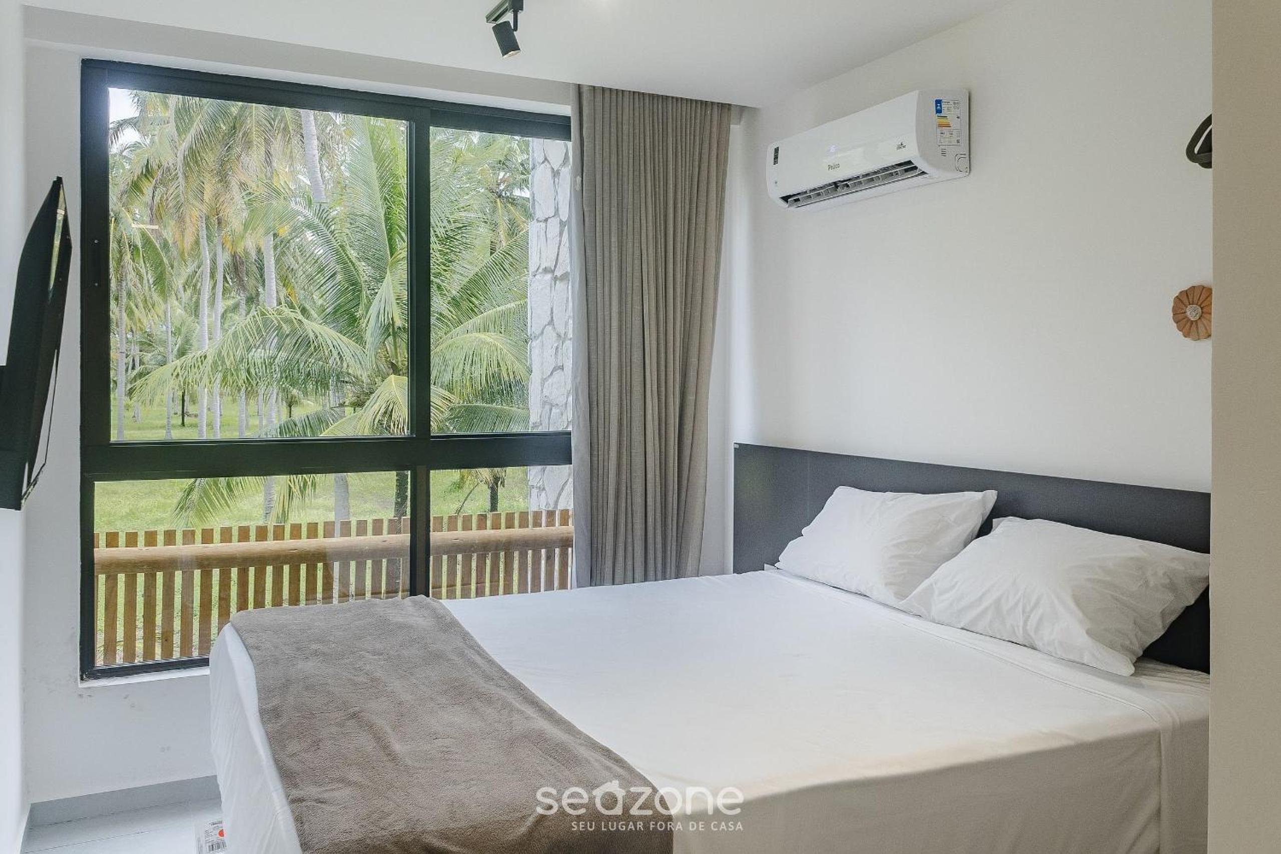 Modern apt with pool and 3 suites VKA0115