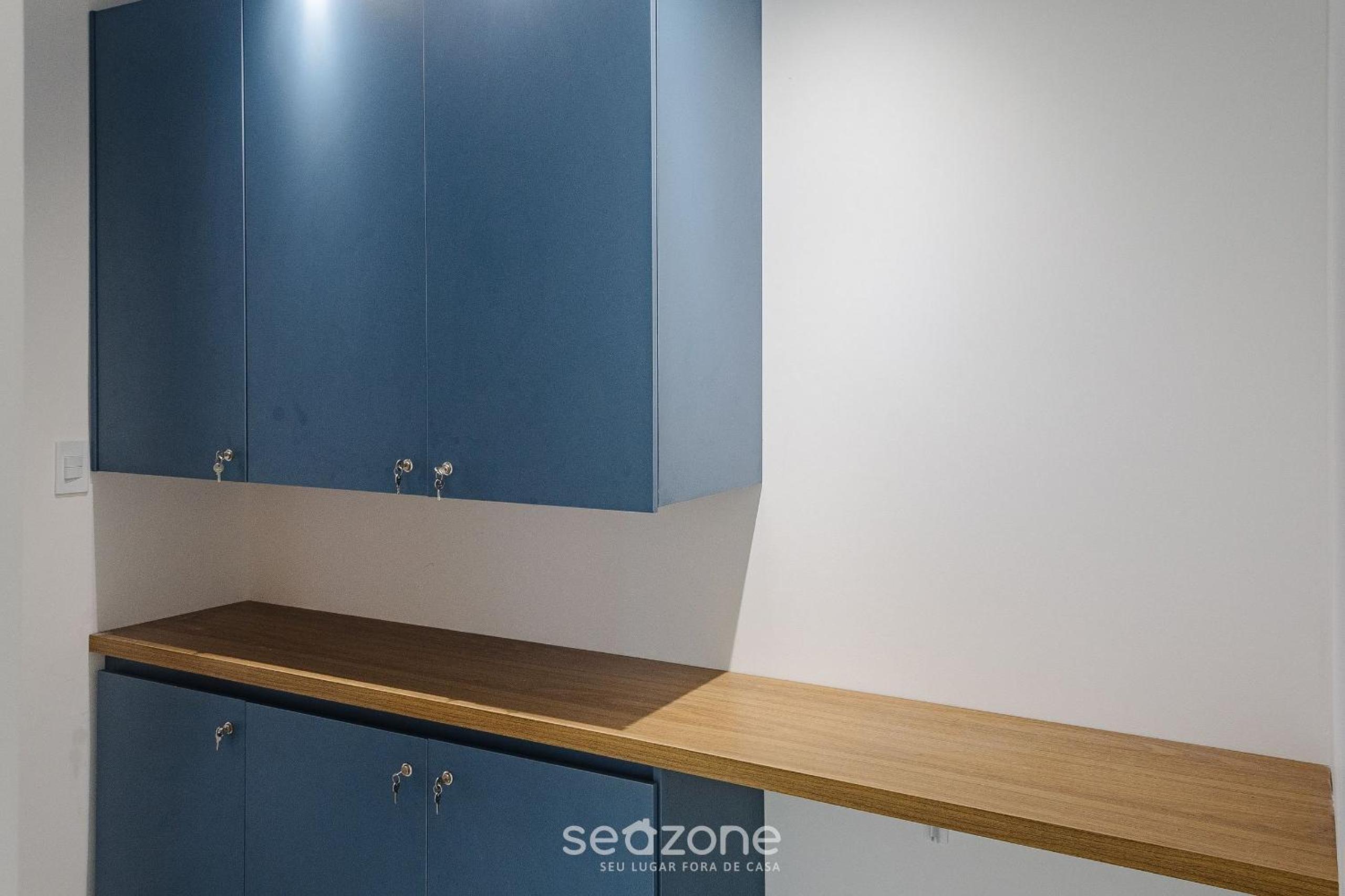Modern apt with pool and 3 suites VKA0115
