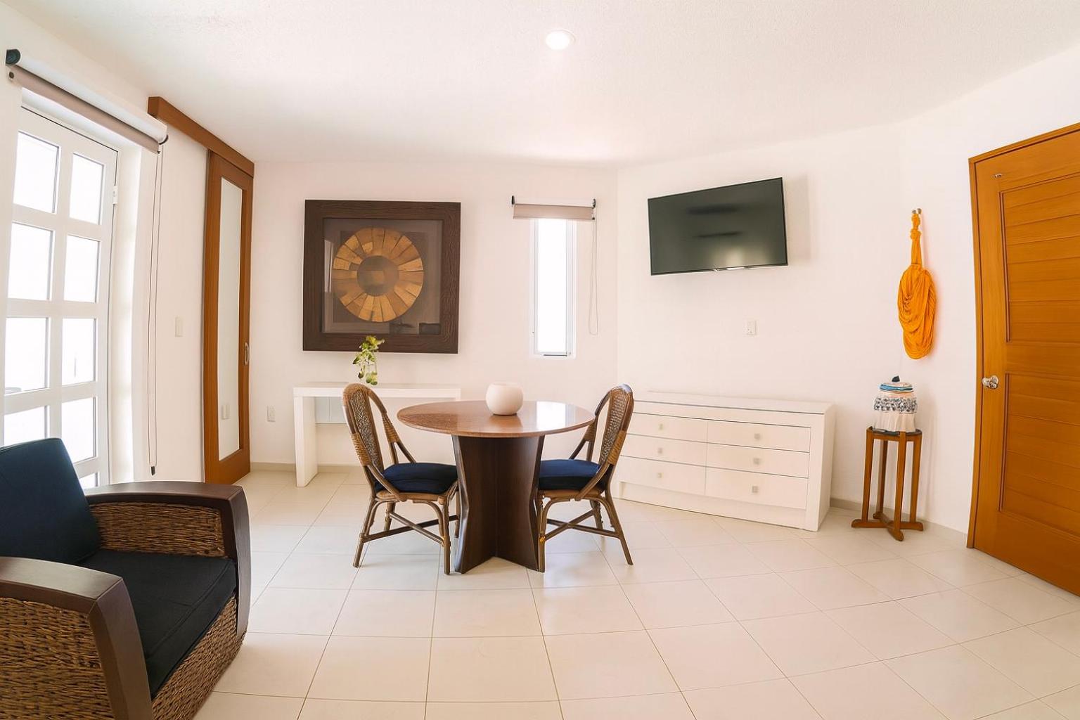 Amazing Complex Near 5th Avenue by Andiani Travel