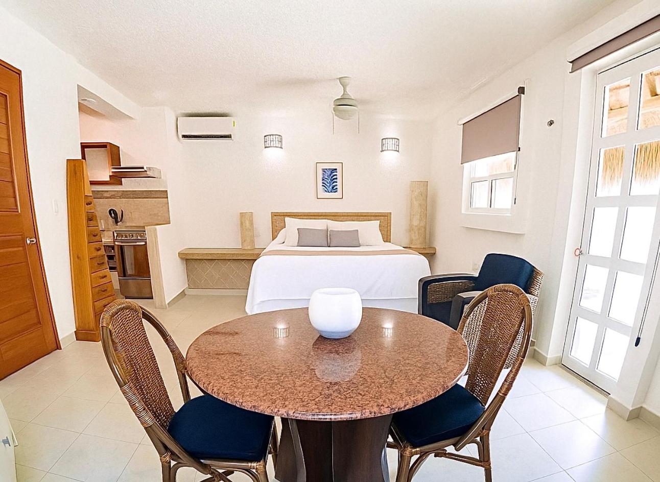 Amazing Complex Near 5th Avenue by Andiani Travel