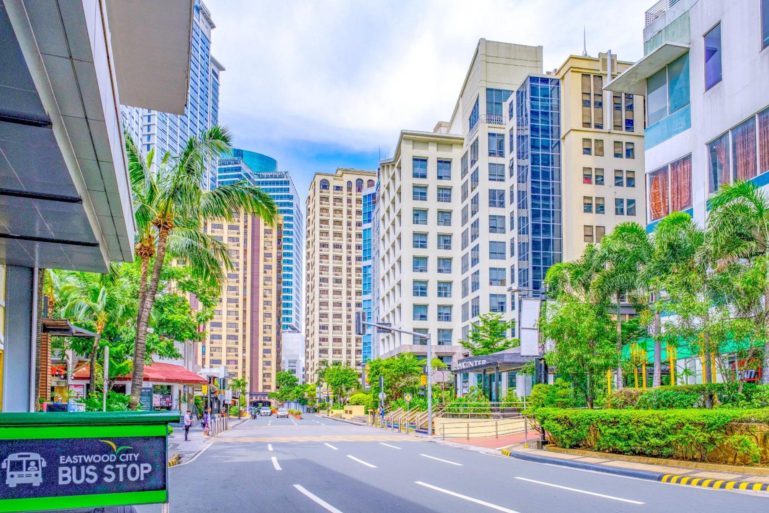 MCollection - Business & Leisure Stay in Eastwood City