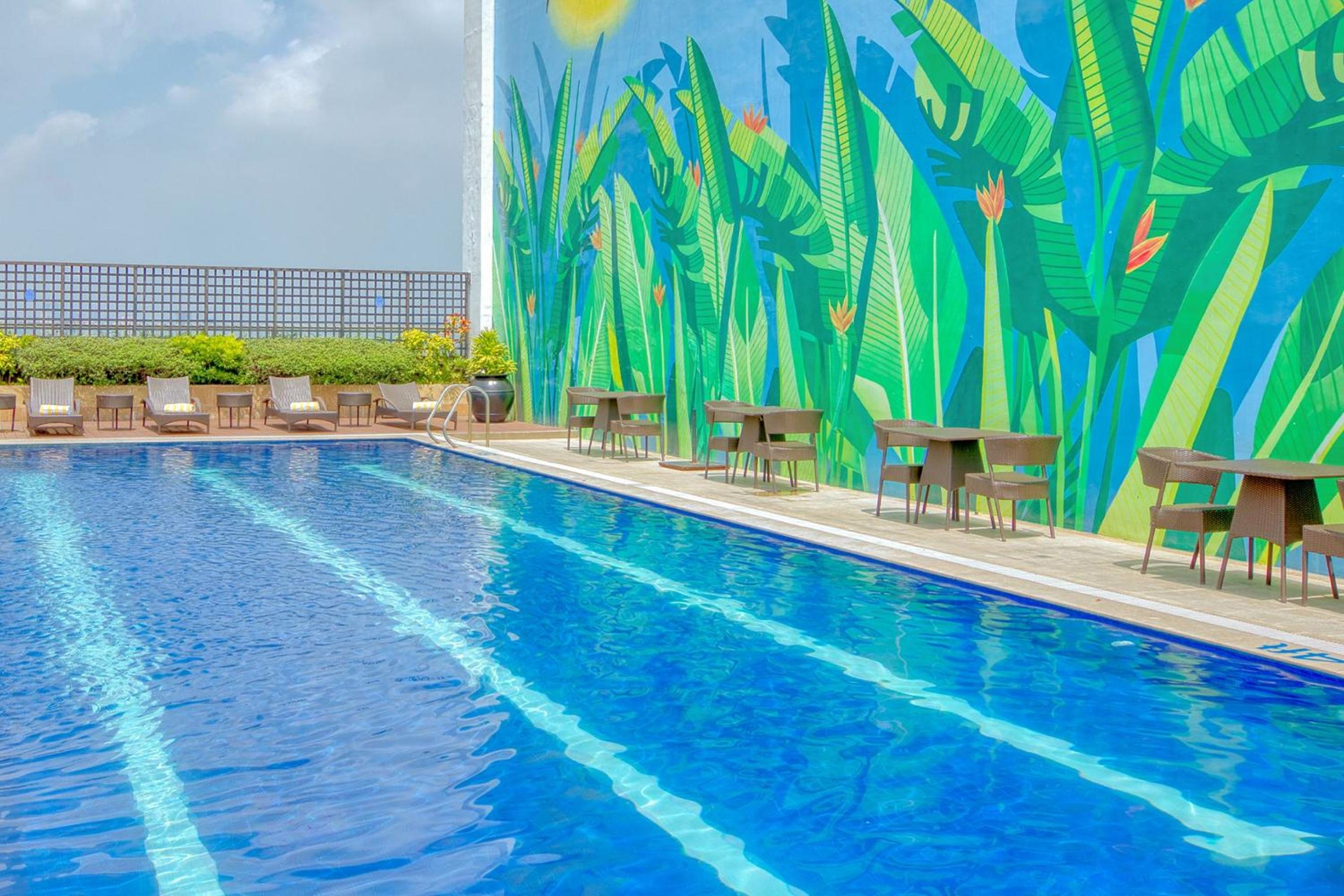 MCollection - Business & Leisure Stay in Eastwood City