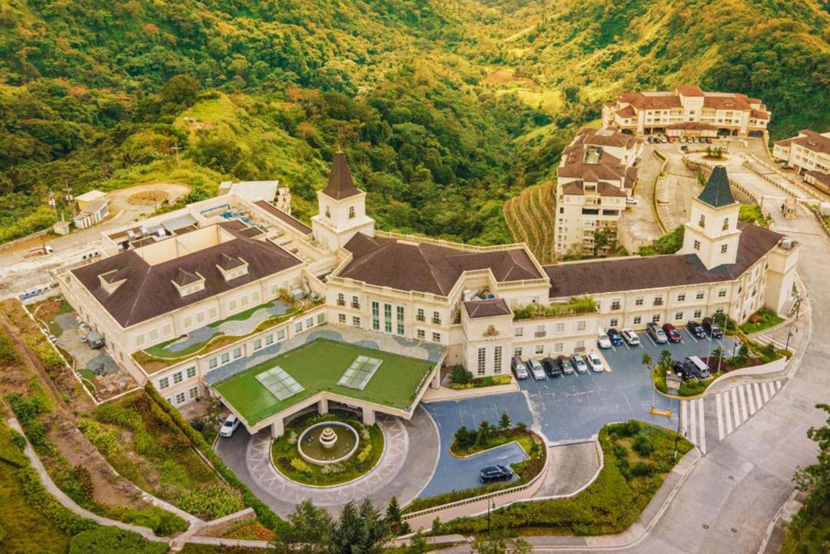 Scenic Tagaytay Getaway with Taal Views