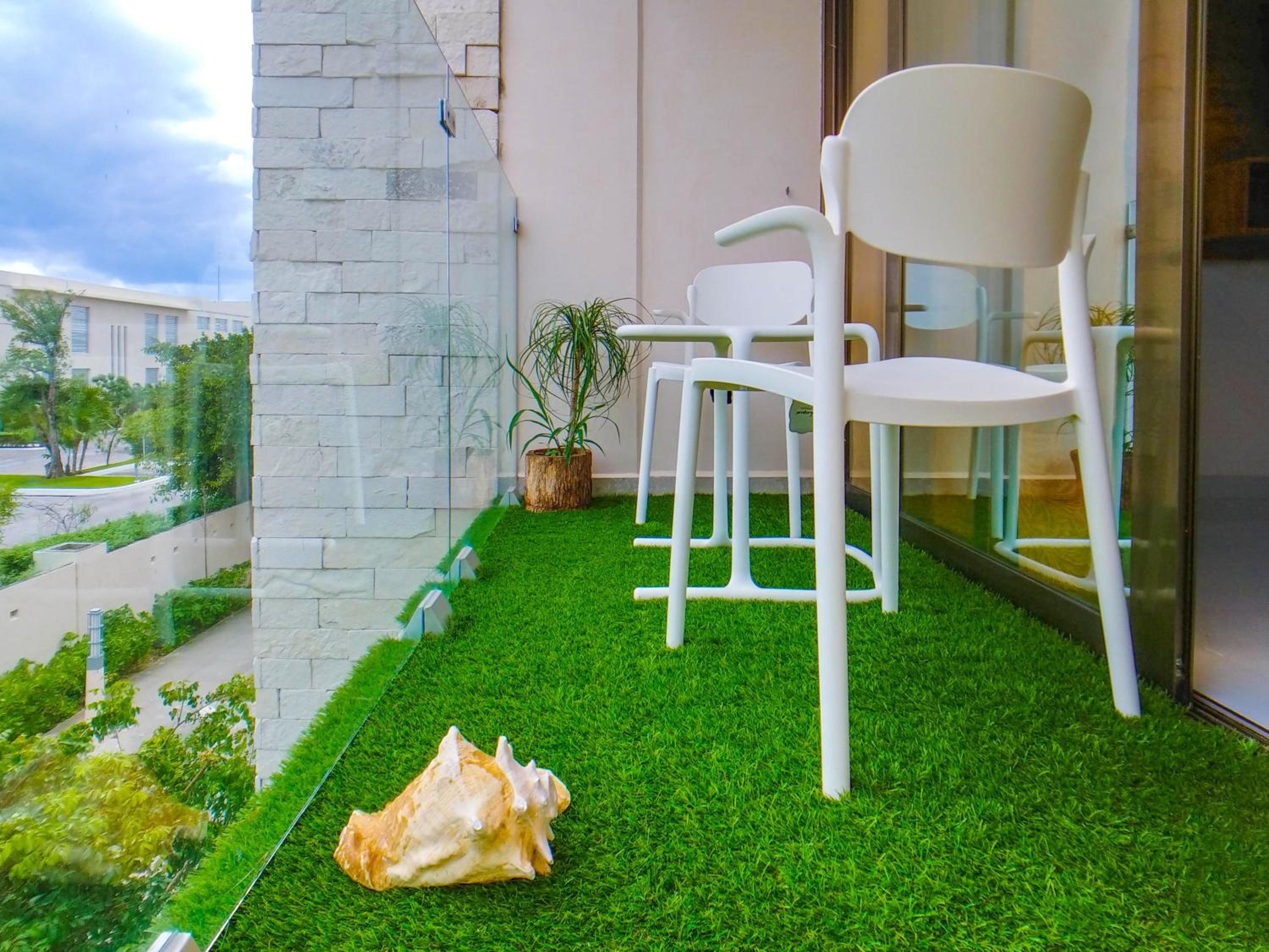 200m to Beach & 5th Ave Cozy & Peaceful Patio Suite AC Fast WiFi Great Value UVA15