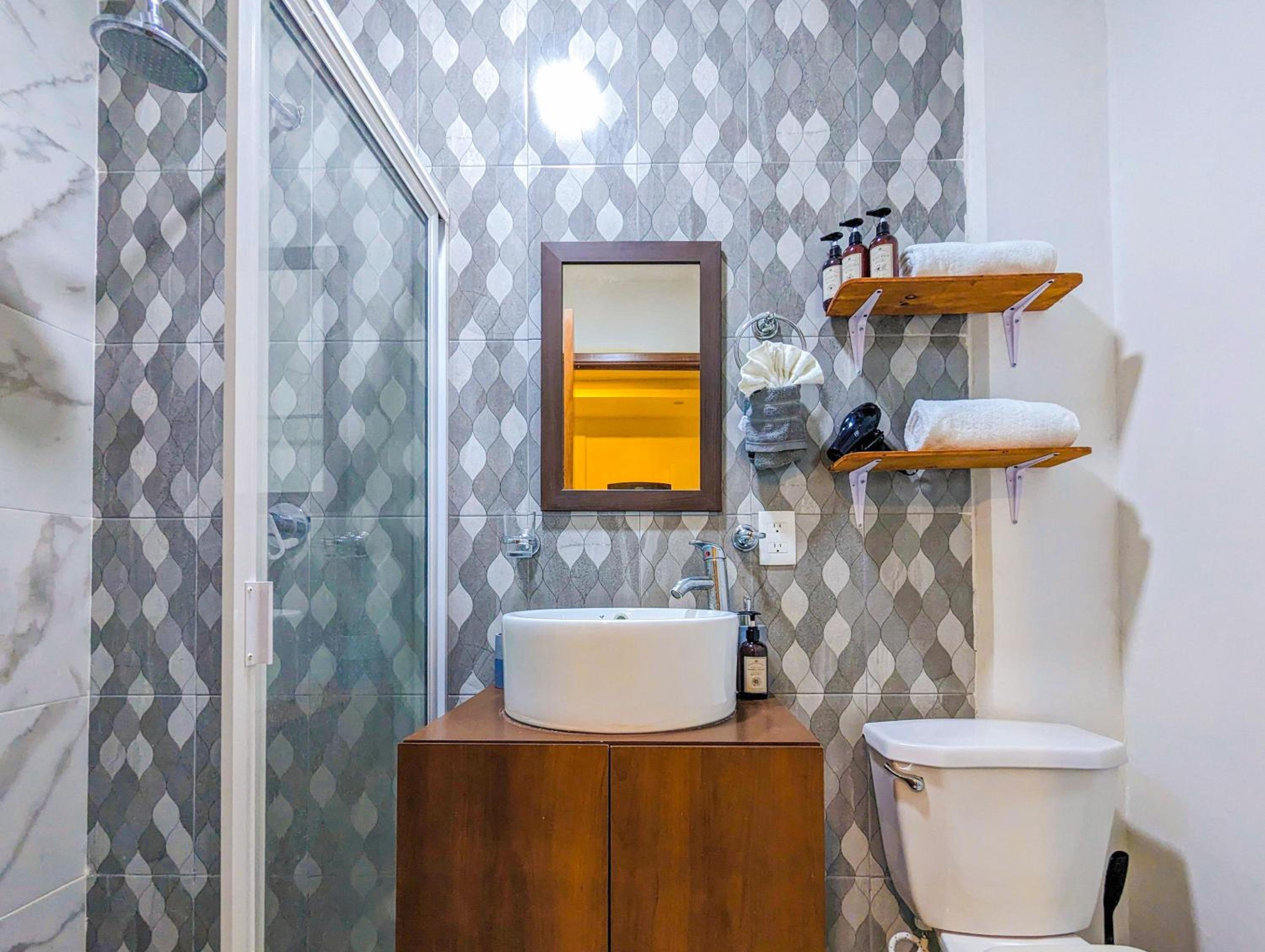 Remote Work in Cozy & Peaceful Suite Steps to Beach & 5th Ave Patio Fast WiFi AC UVA14