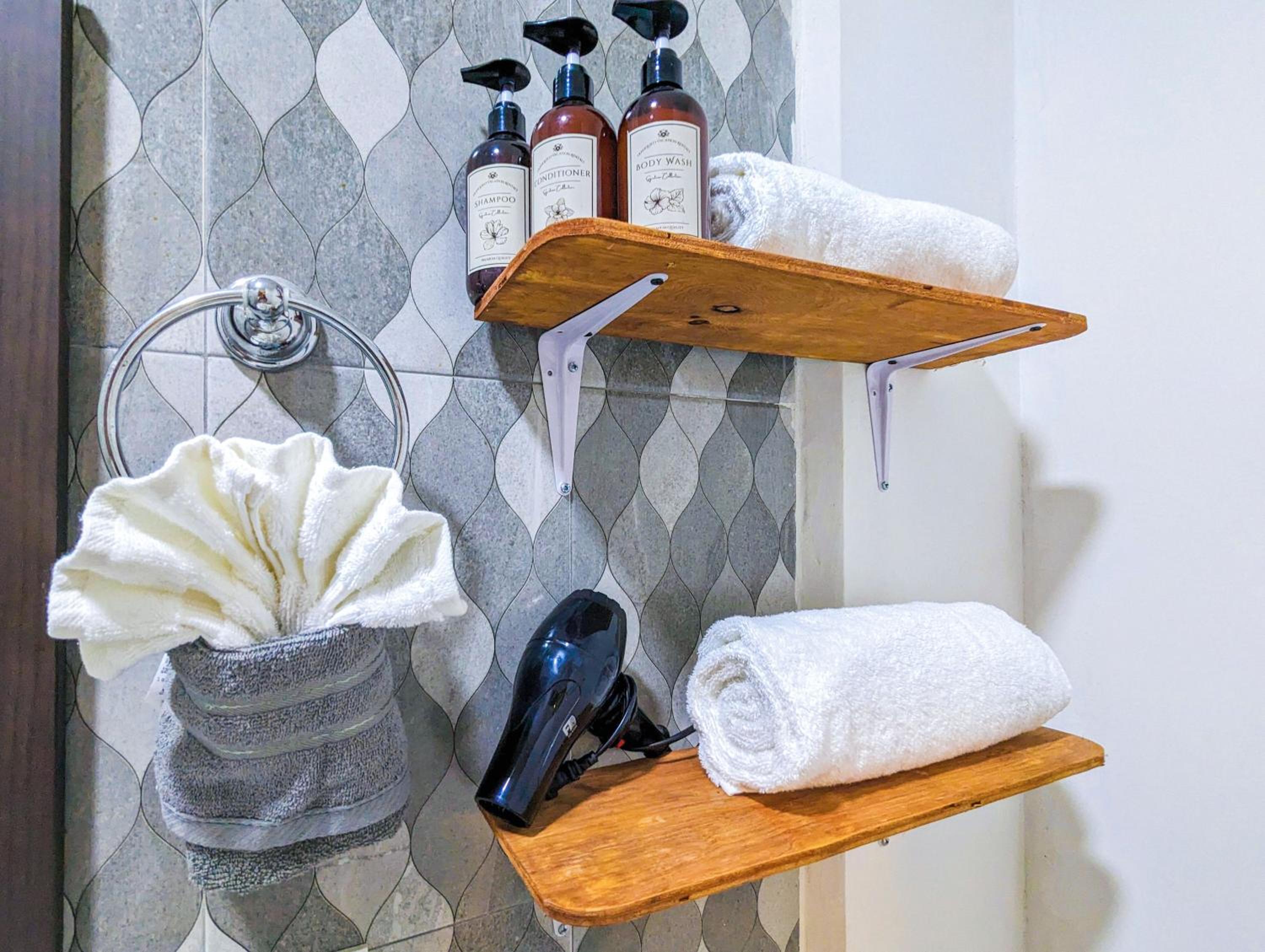 Remote Work in Cozy & Peaceful Suite Steps to Beach & 5th Ave Patio Fast WiFi AC UVA14