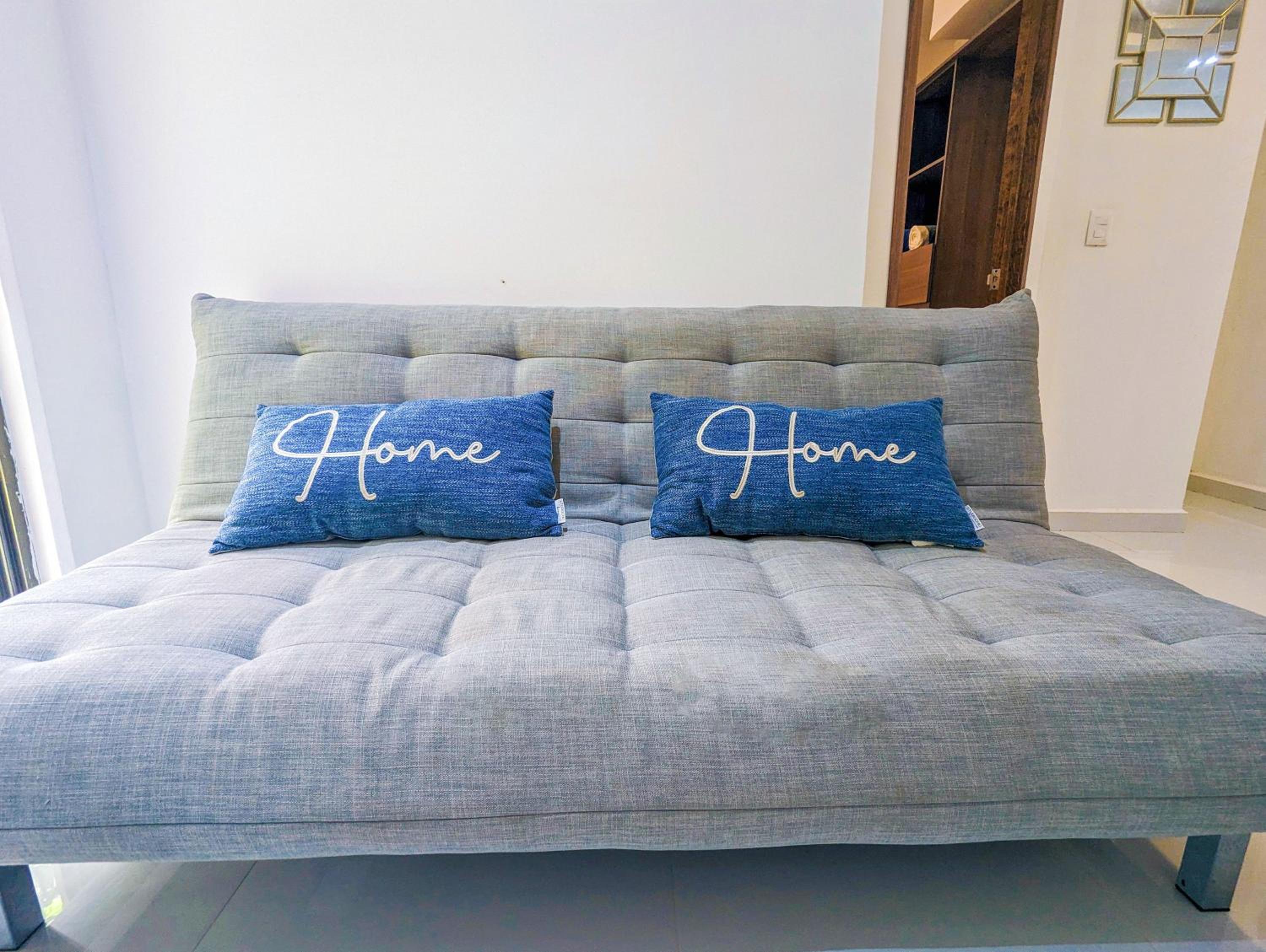 Remote Work in Cozy & Peaceful Suite Steps to Beach & 5th Ave Patio Fast WiFi AC UVA14
