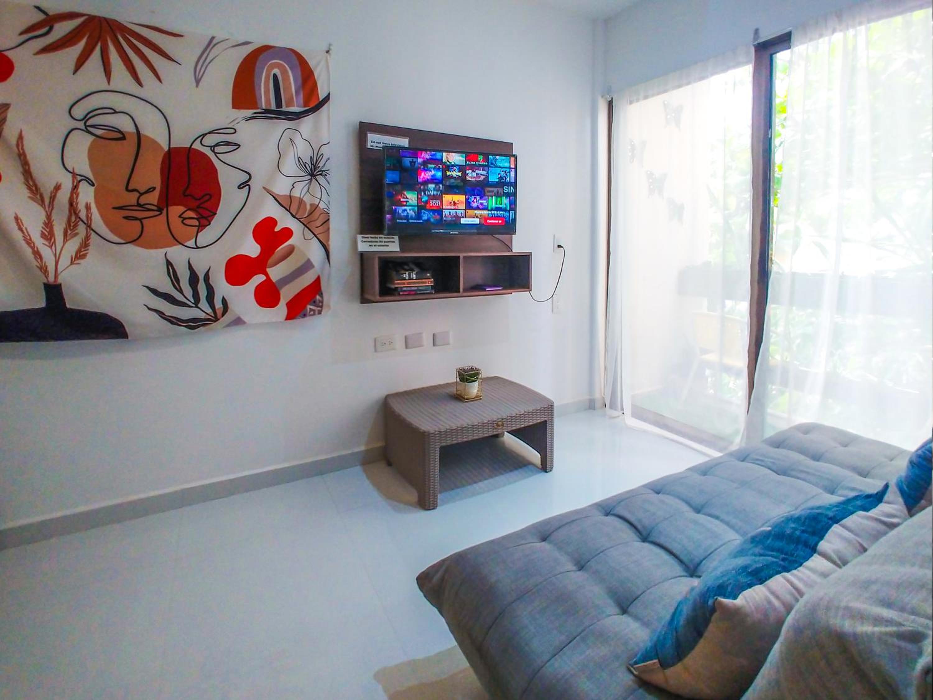 Remote Work in Cozy & Peaceful Suite Steps to Beach & 5th Ave Patio Fast WiFi AC UVA14