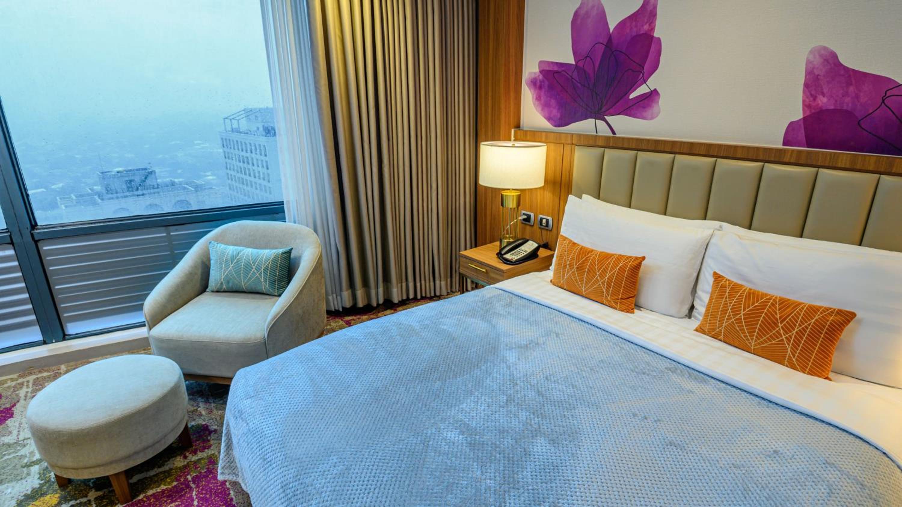MCollection - Business & Leisure Stay in Eastwood City