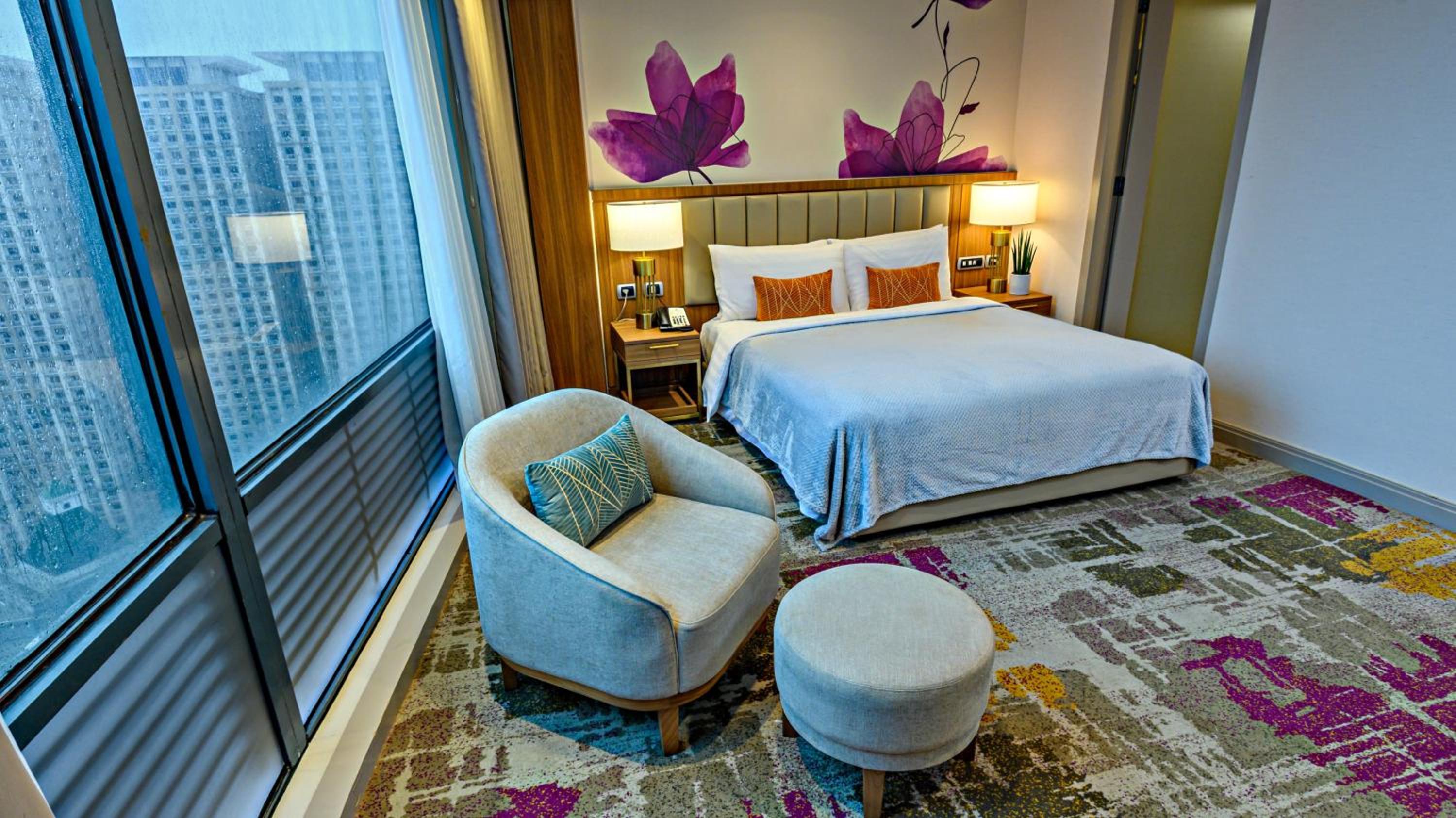 MCollection - Business & Leisure Stay in Eastwood City