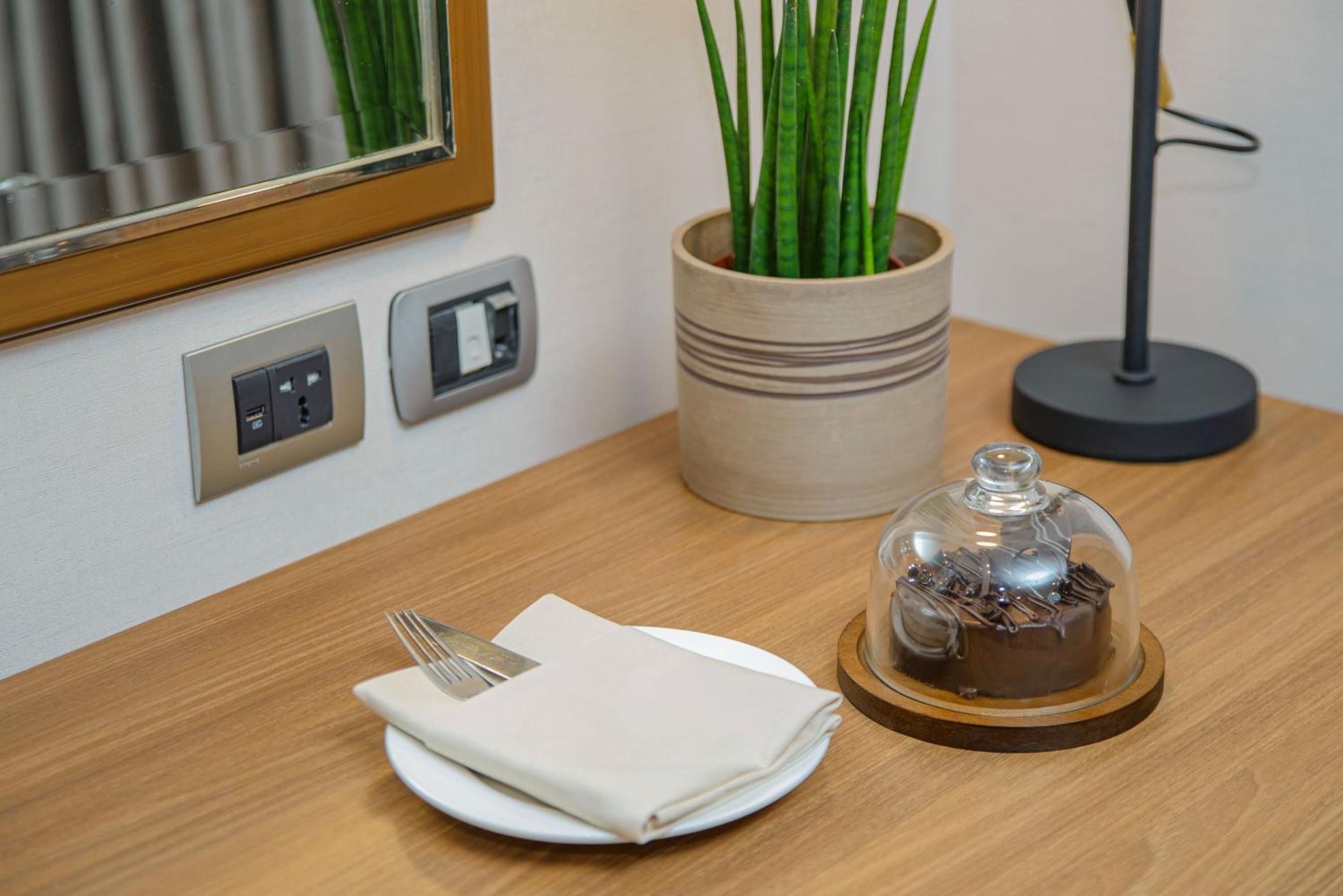 MCollection - Business & Leisure Stay in Eastwood City