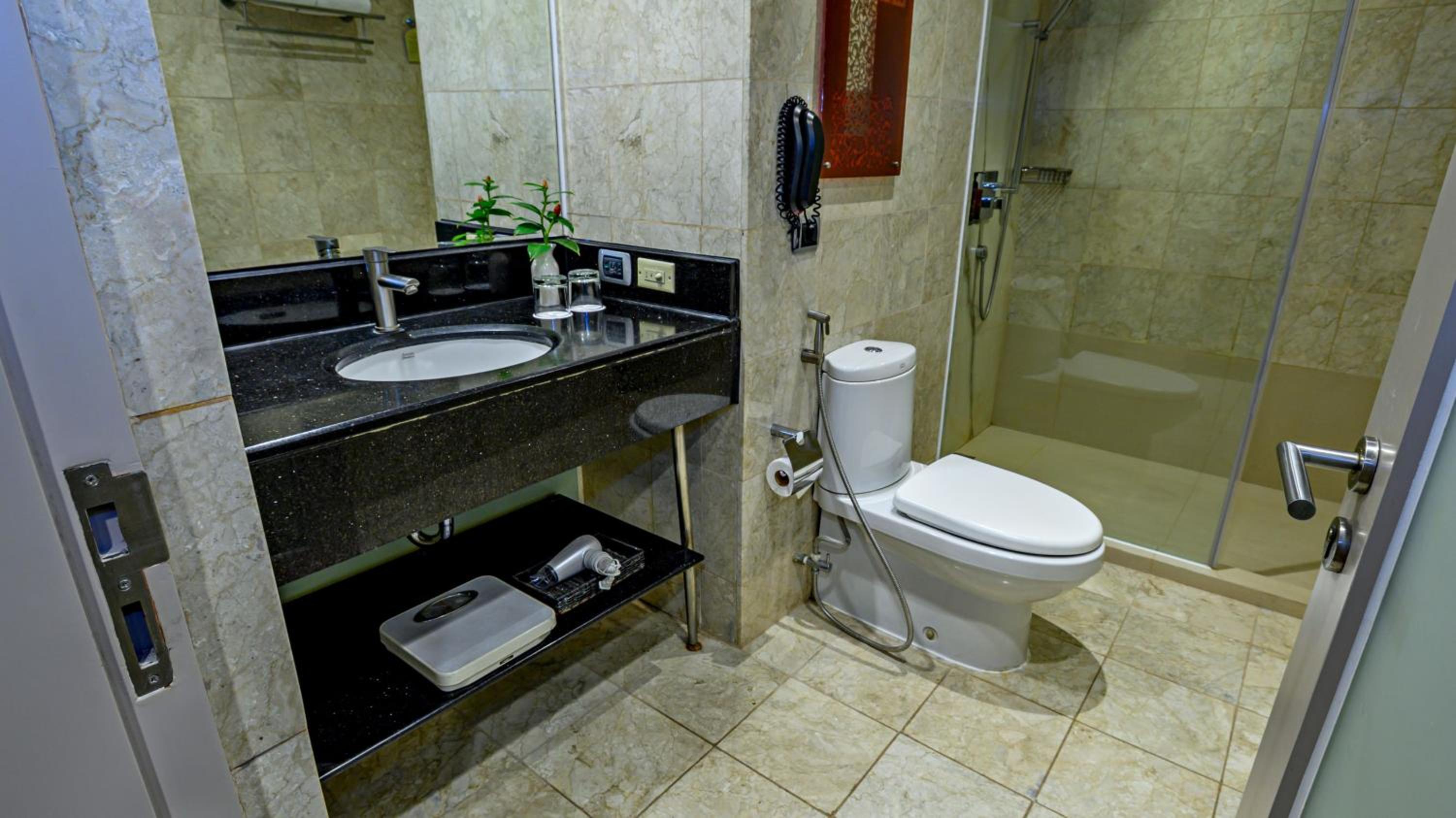 MCollection - Business & Leisure Stay in Eastwood City