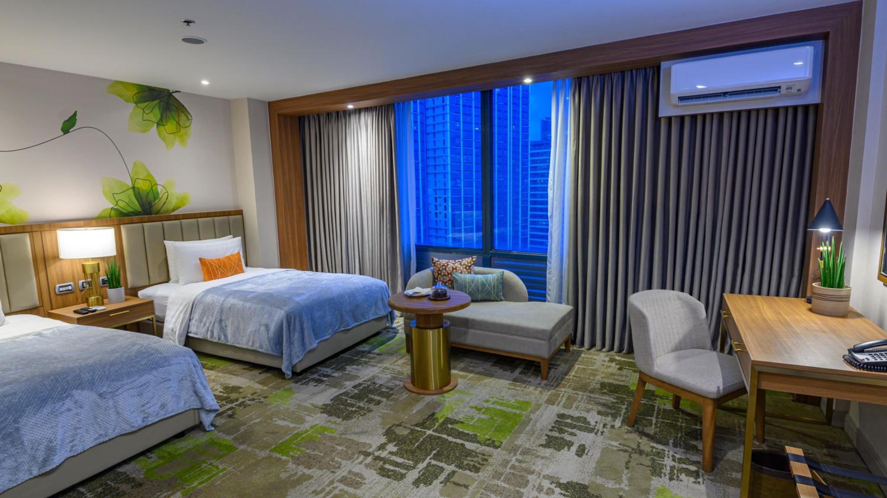 MCollection - Business & Leisure Stay in Eastwood City