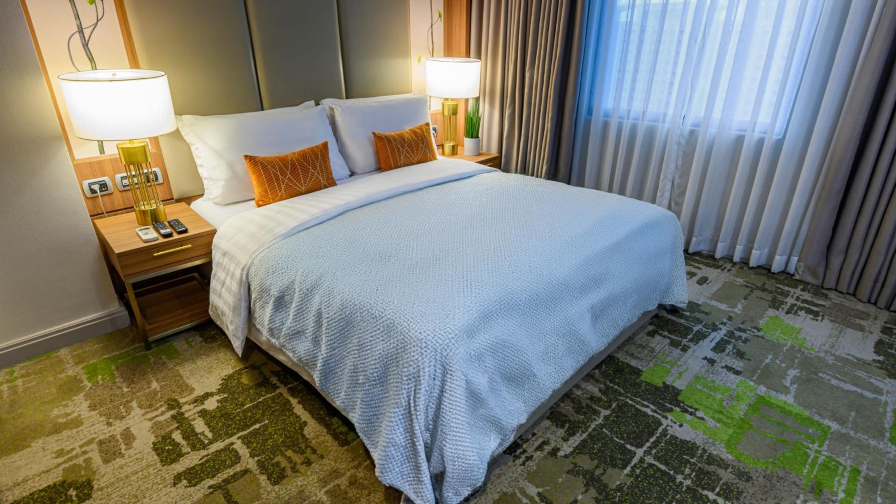 MCollection - Business & Leisure Stay in Eastwood City