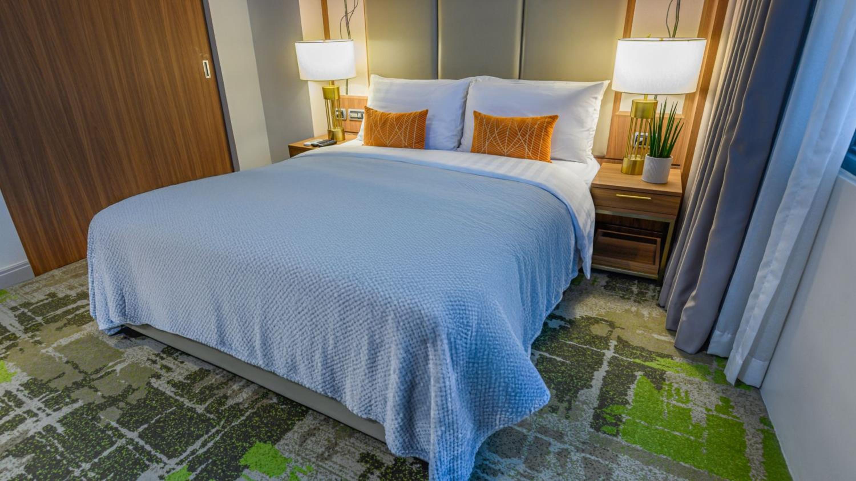 MCollection - Business & Leisure Stay in Eastwood City
