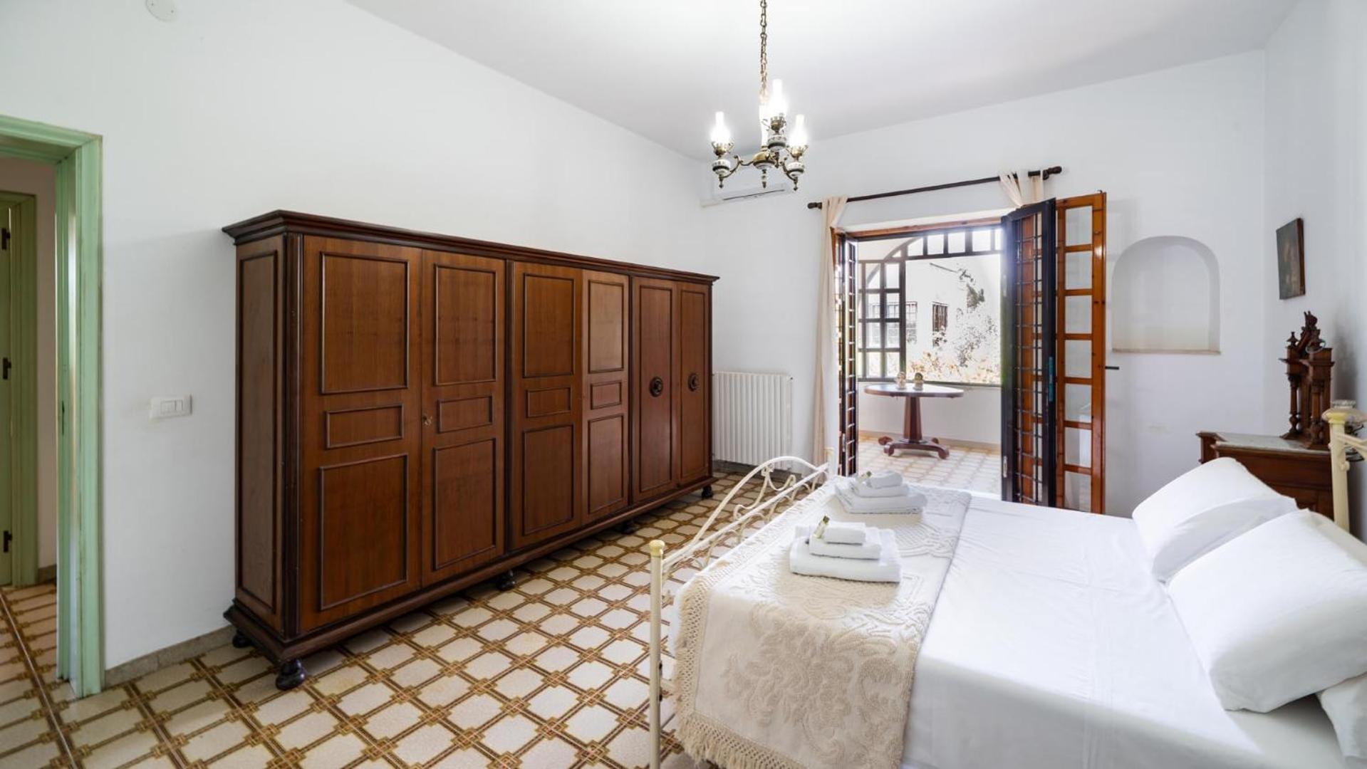 Villa Horus by Rentbeat