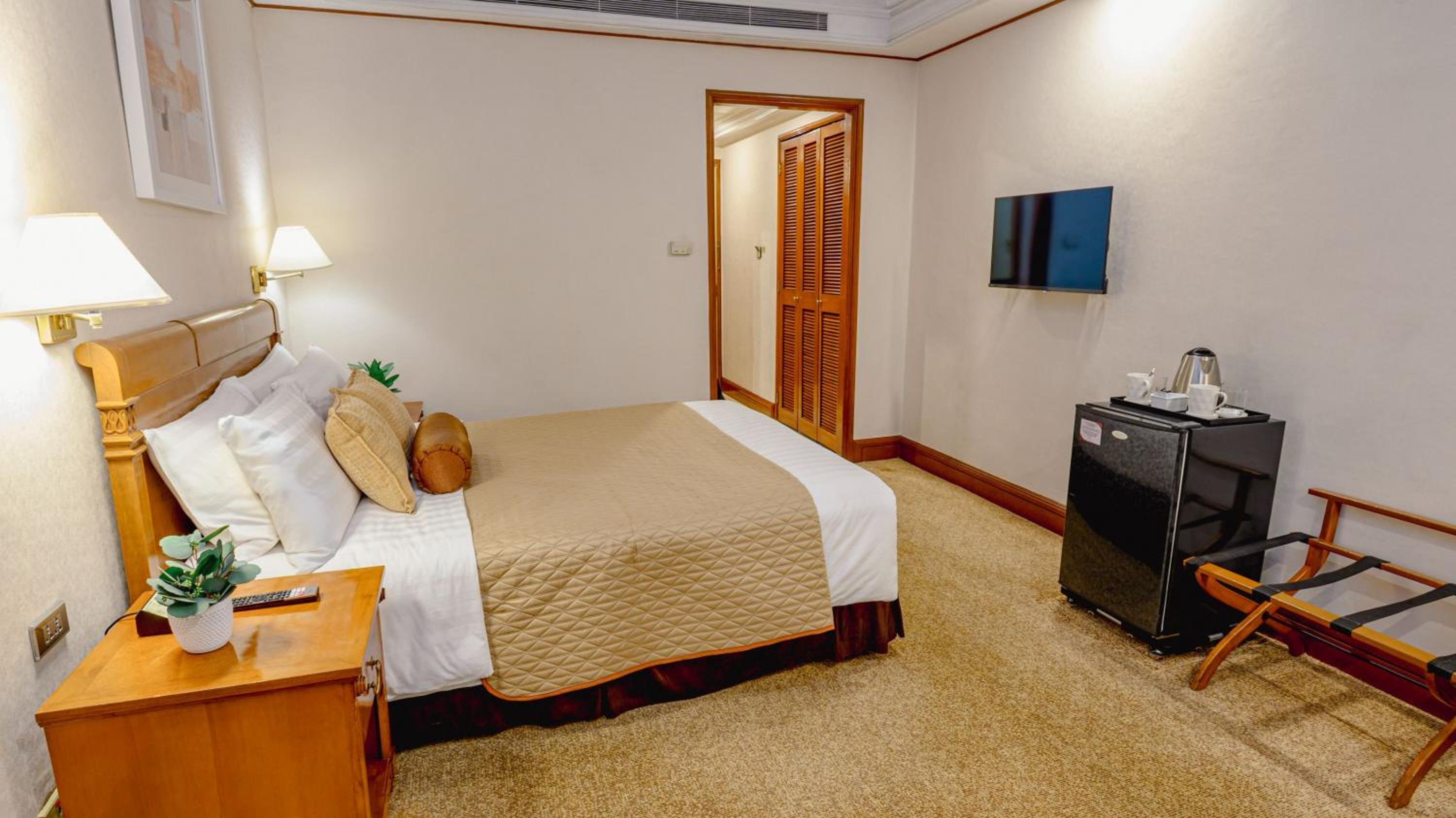 Ortigas CBD Near Business & Shopping Hubs