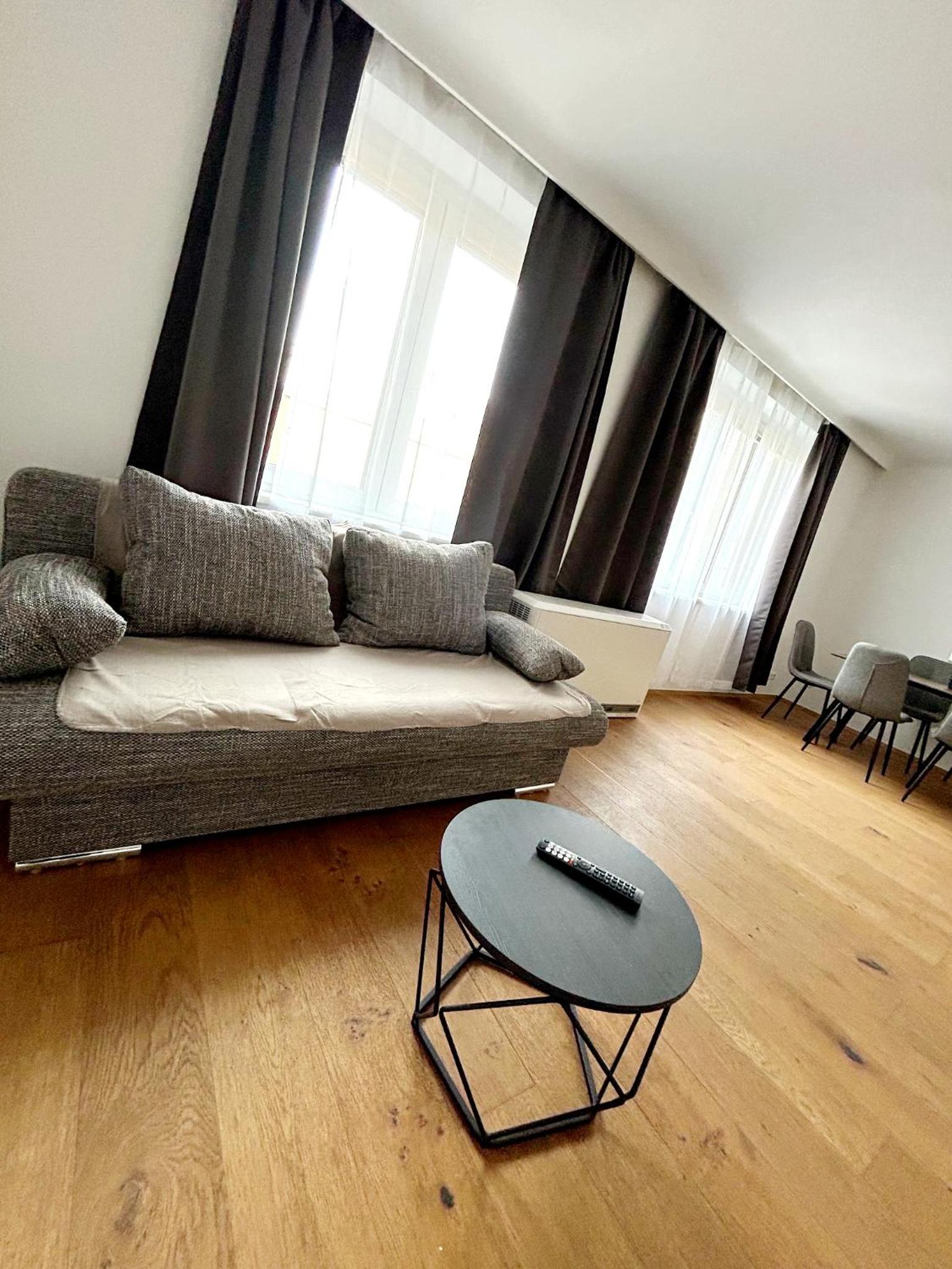 2 rooms apartment near Schönbrunn palace