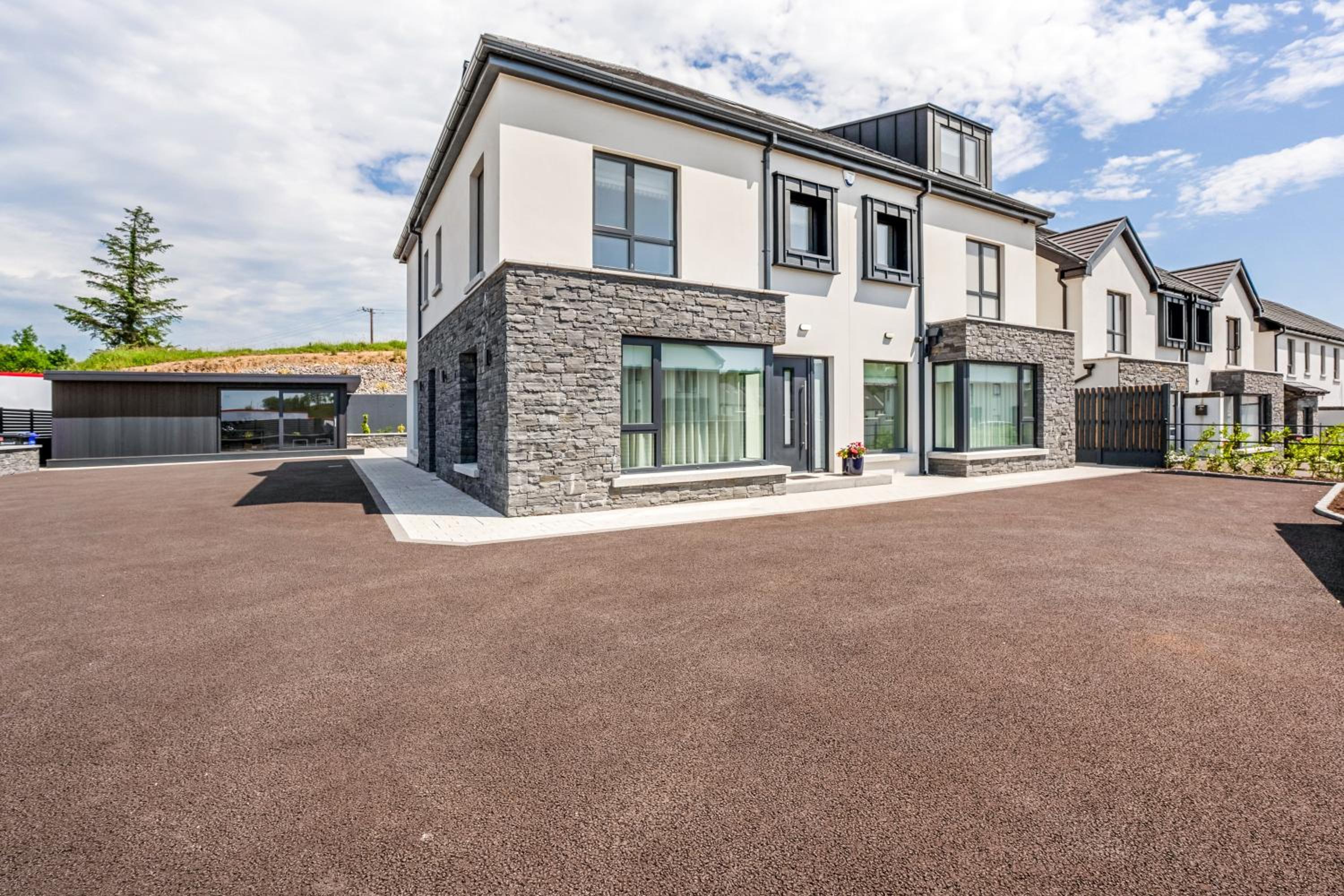 72 The Westpoint Way - Donegal Town