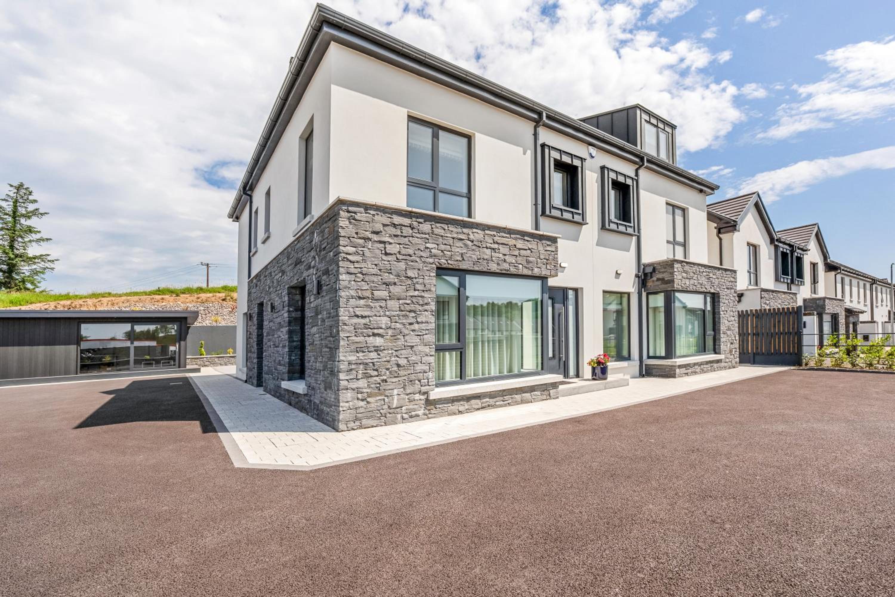72 The Westpoint Way - Donegal Town