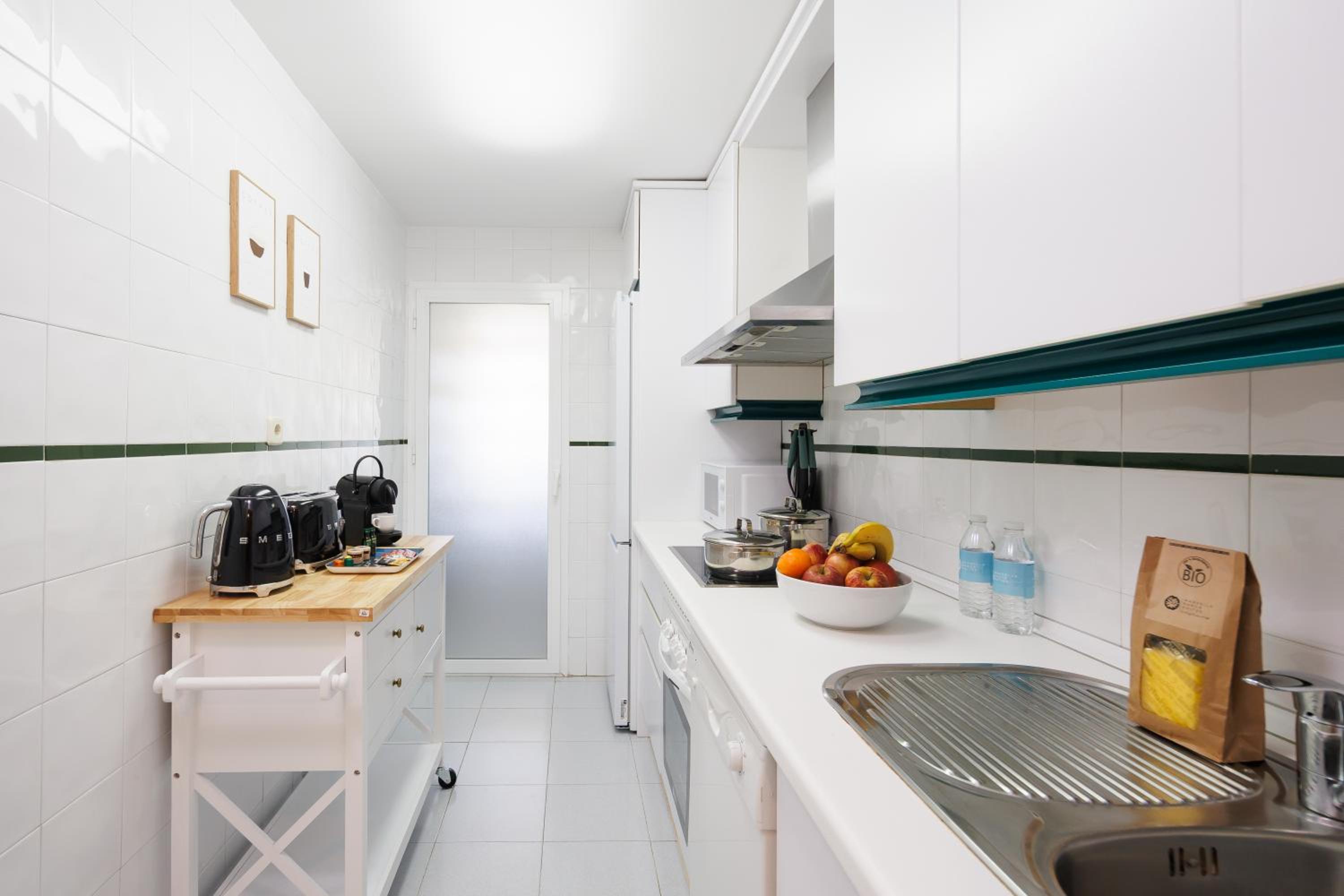 MARBELLA BANUS SUITES - Lovely-1bdm, terrace, 3pools