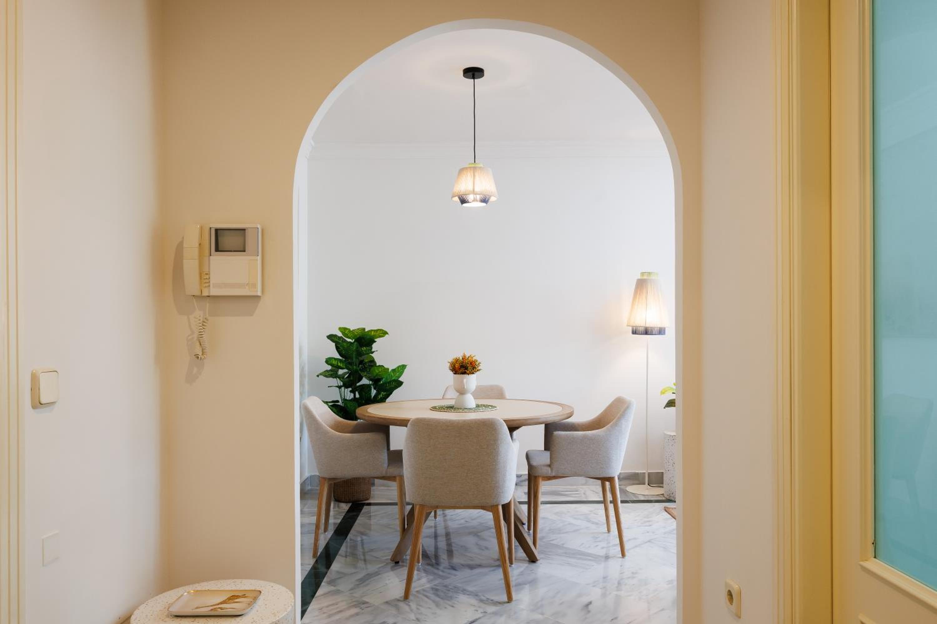 MARBELLA BANUS SUITES - Lovely-1bdm, terrace, 3pools