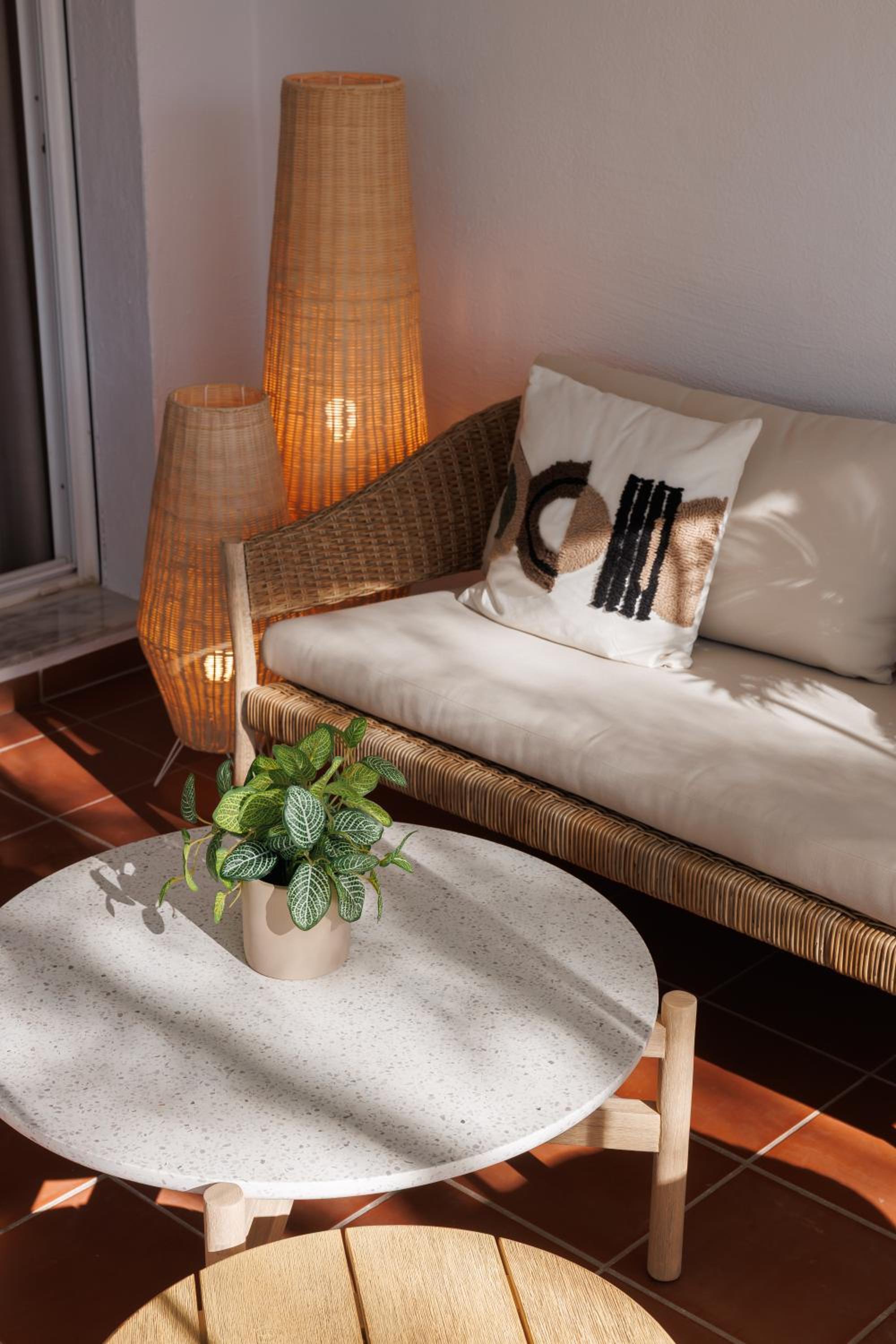 MARBELLA BANUS SUITES - Lovely-1bdm, terrace, 3pools