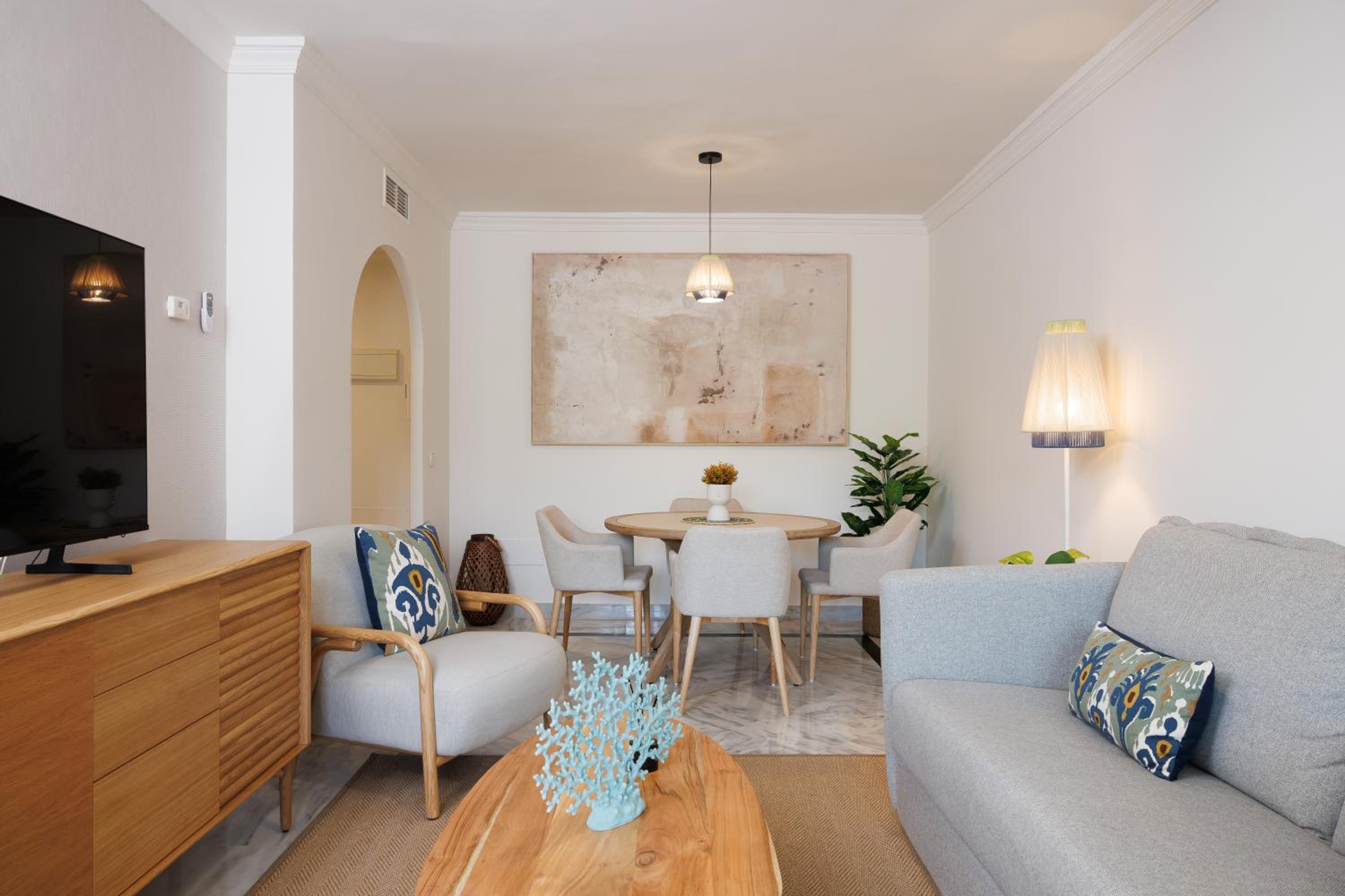 MARBELLA BANUS SUITES - Lovely-1bdm, terrace, 3pools