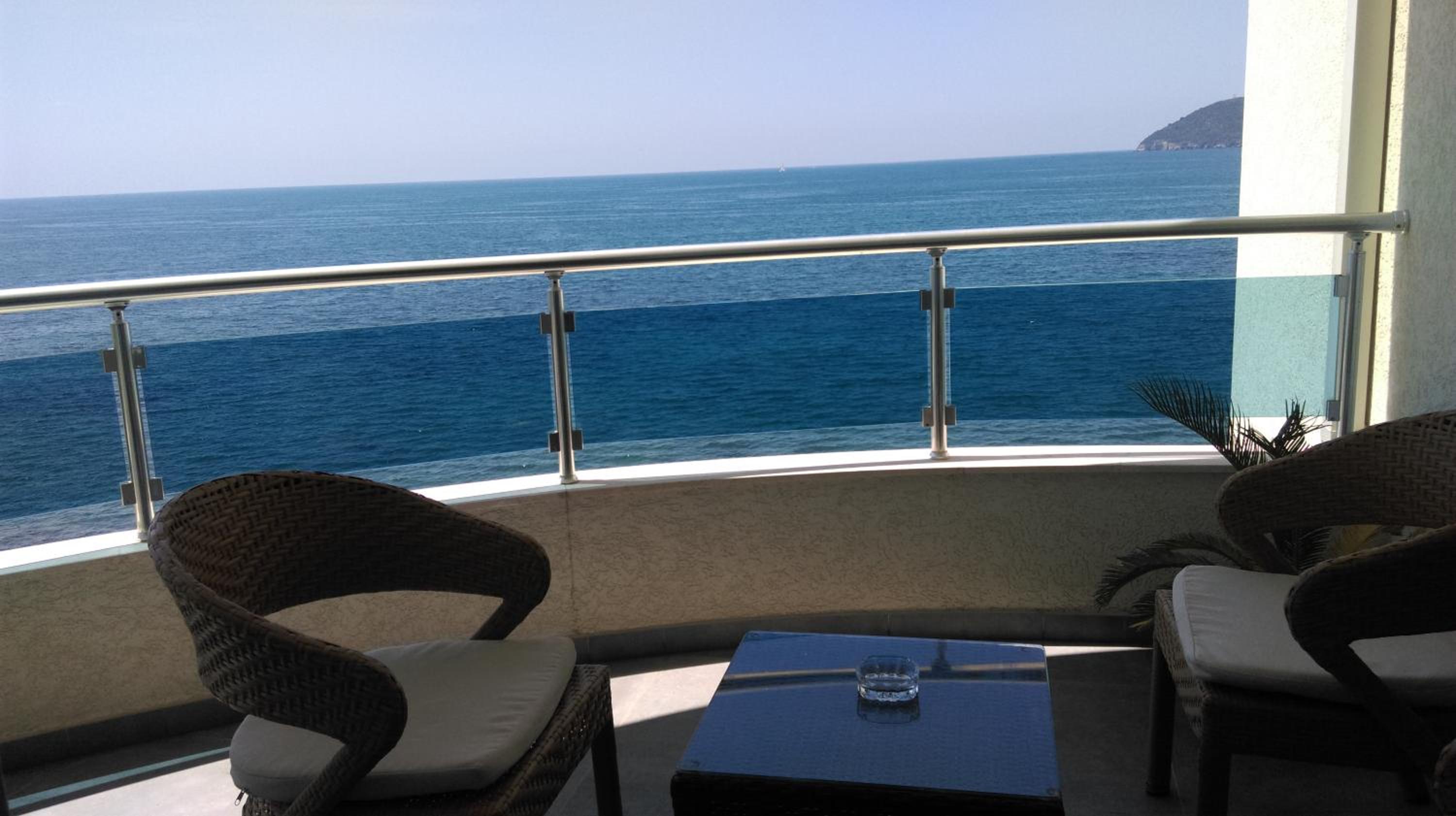 balcony