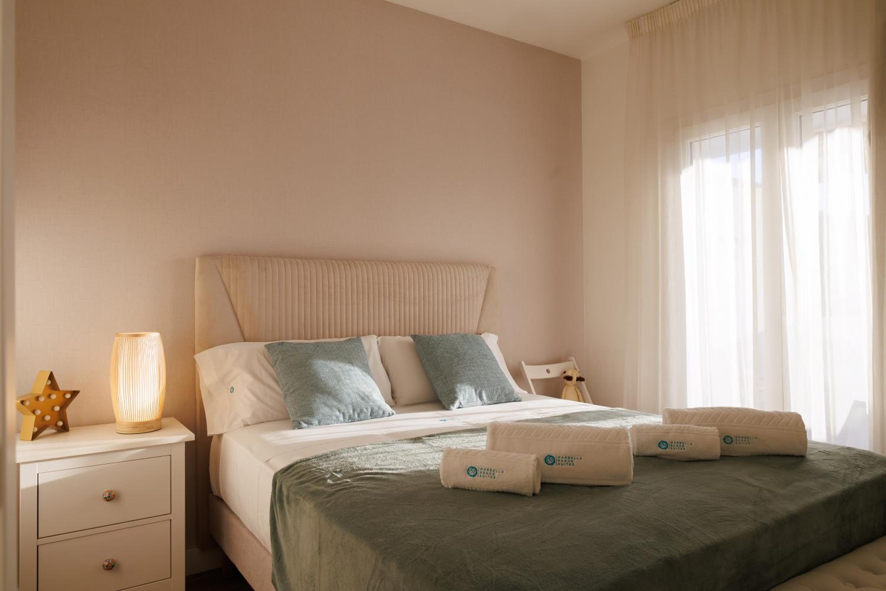 MARBELLA BANUS SUITES - Banus Playa Rocio Beachfront Complex