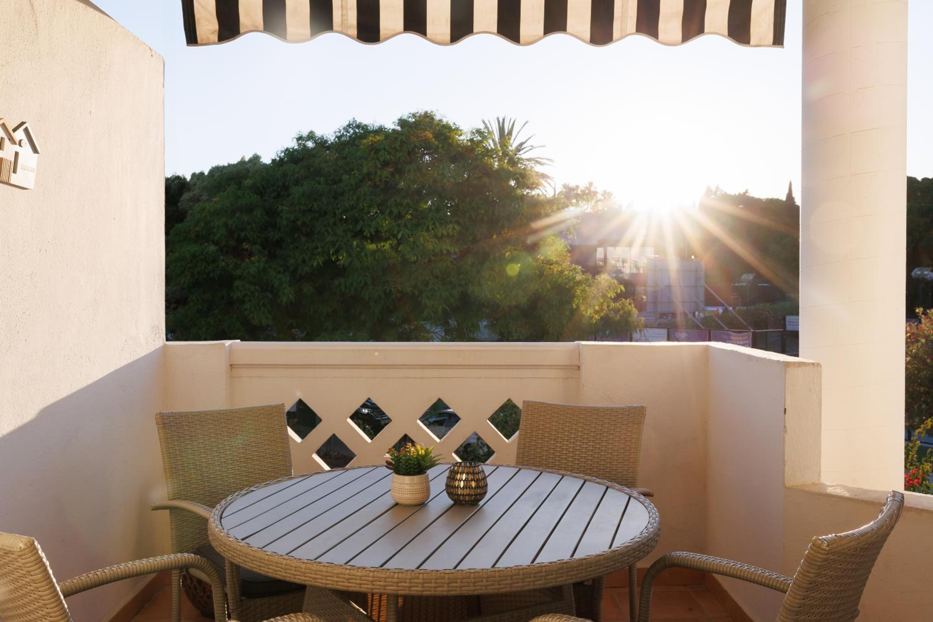 MARBELLA BANUS SUITES - Banus Playa Rocio Beachfront Complex